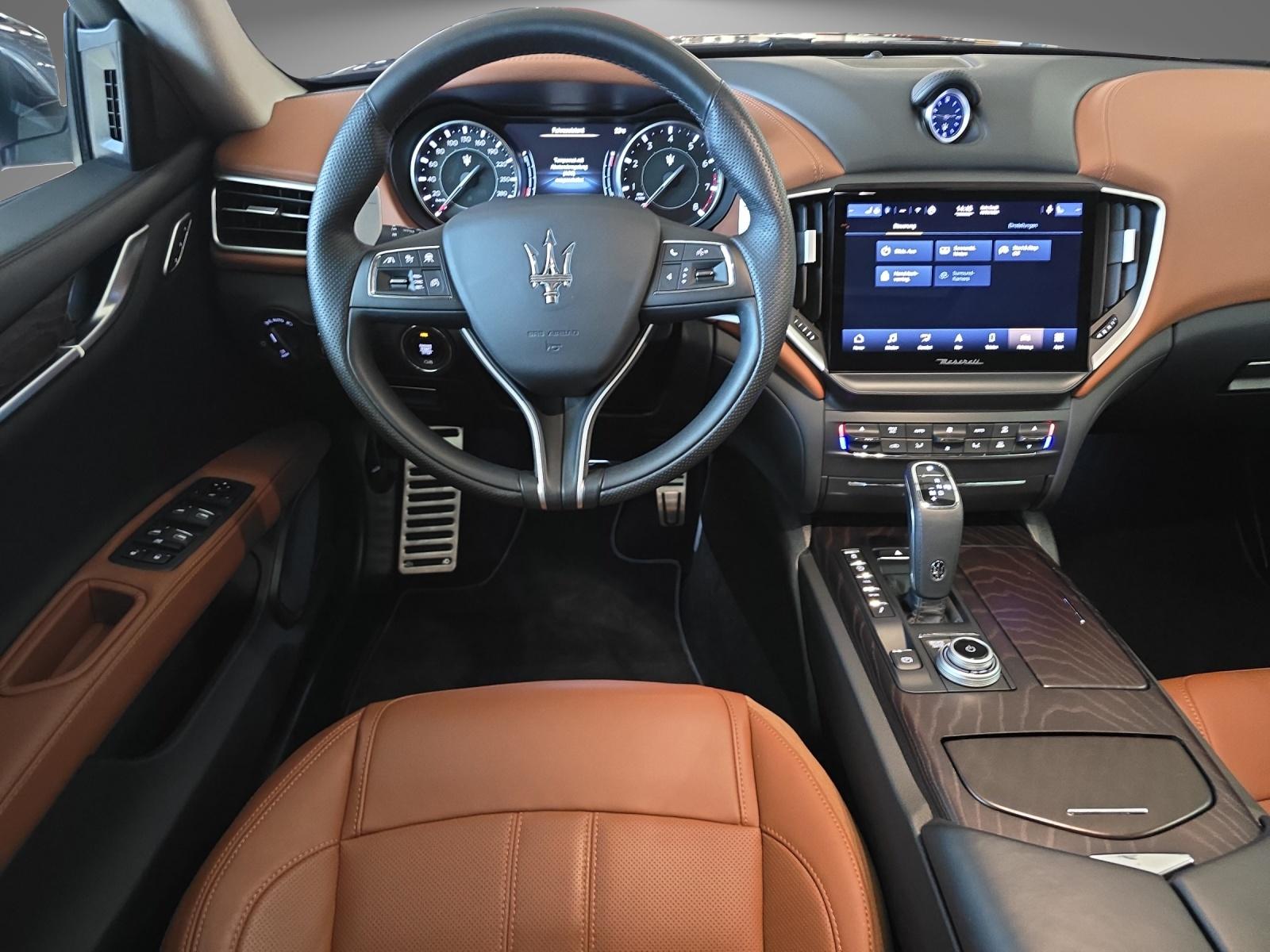 MASERATI Ghibli 3.0 V6 S Modena Q4-image-8