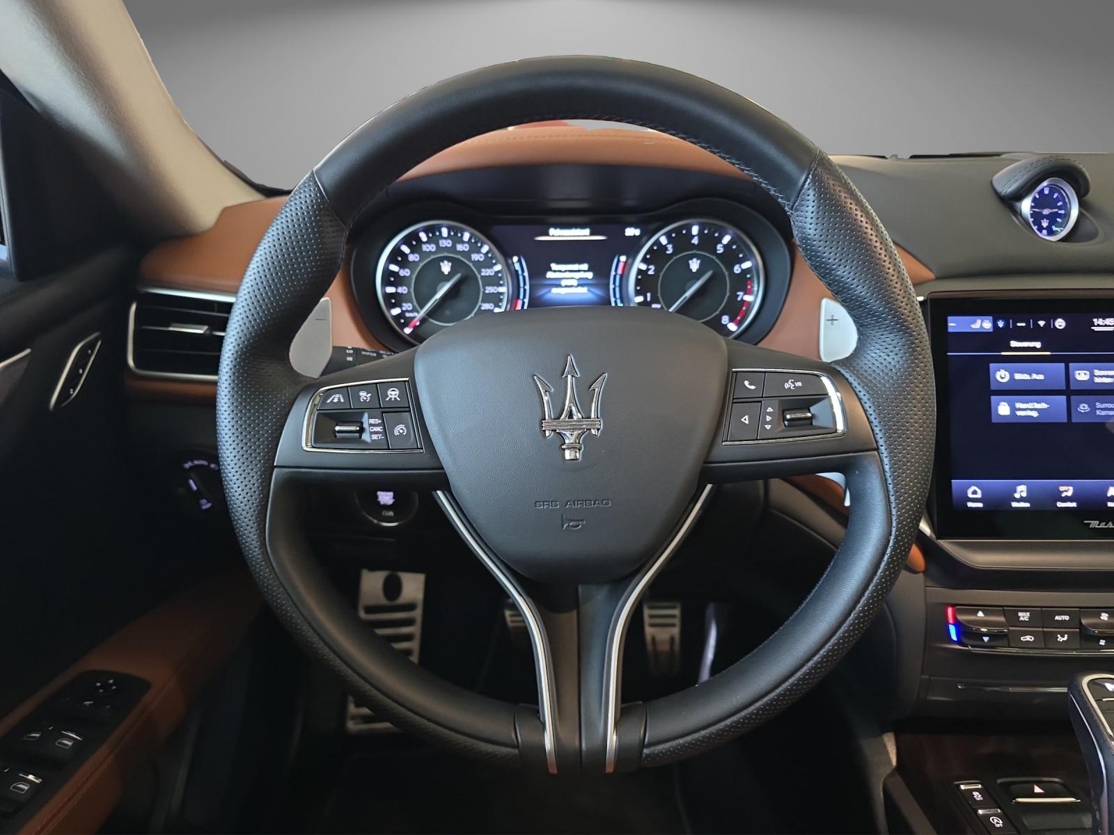 MASERATI Ghibli 3.0 V6 S Modena Q4-image-9