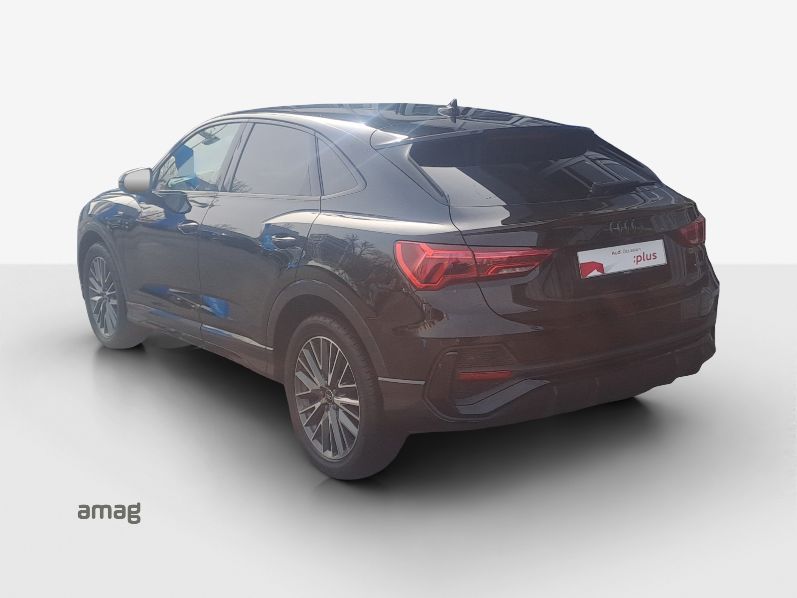 AUDI Q3 Sportback 40 TFSI S line quattro S-tronic-image-2