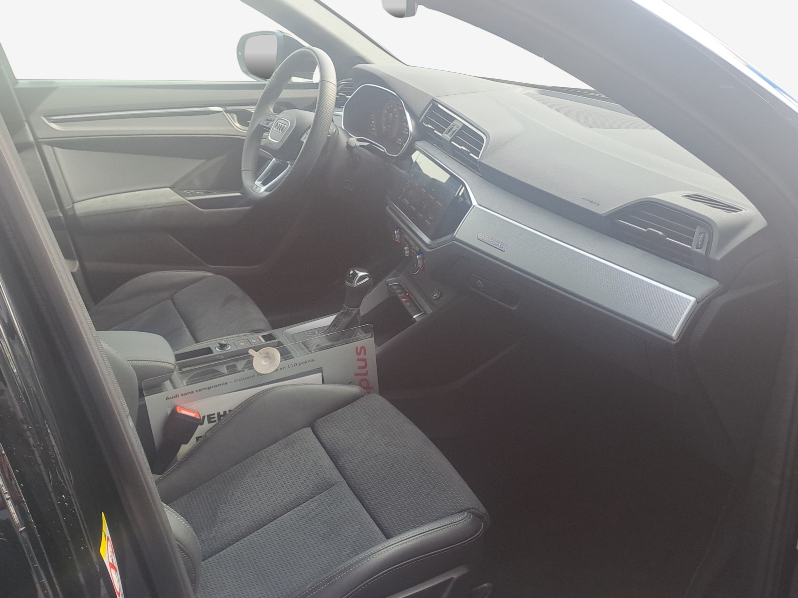 AUDI Q3 Sportback 40 TFSI S line quattro S-tronic-image-13