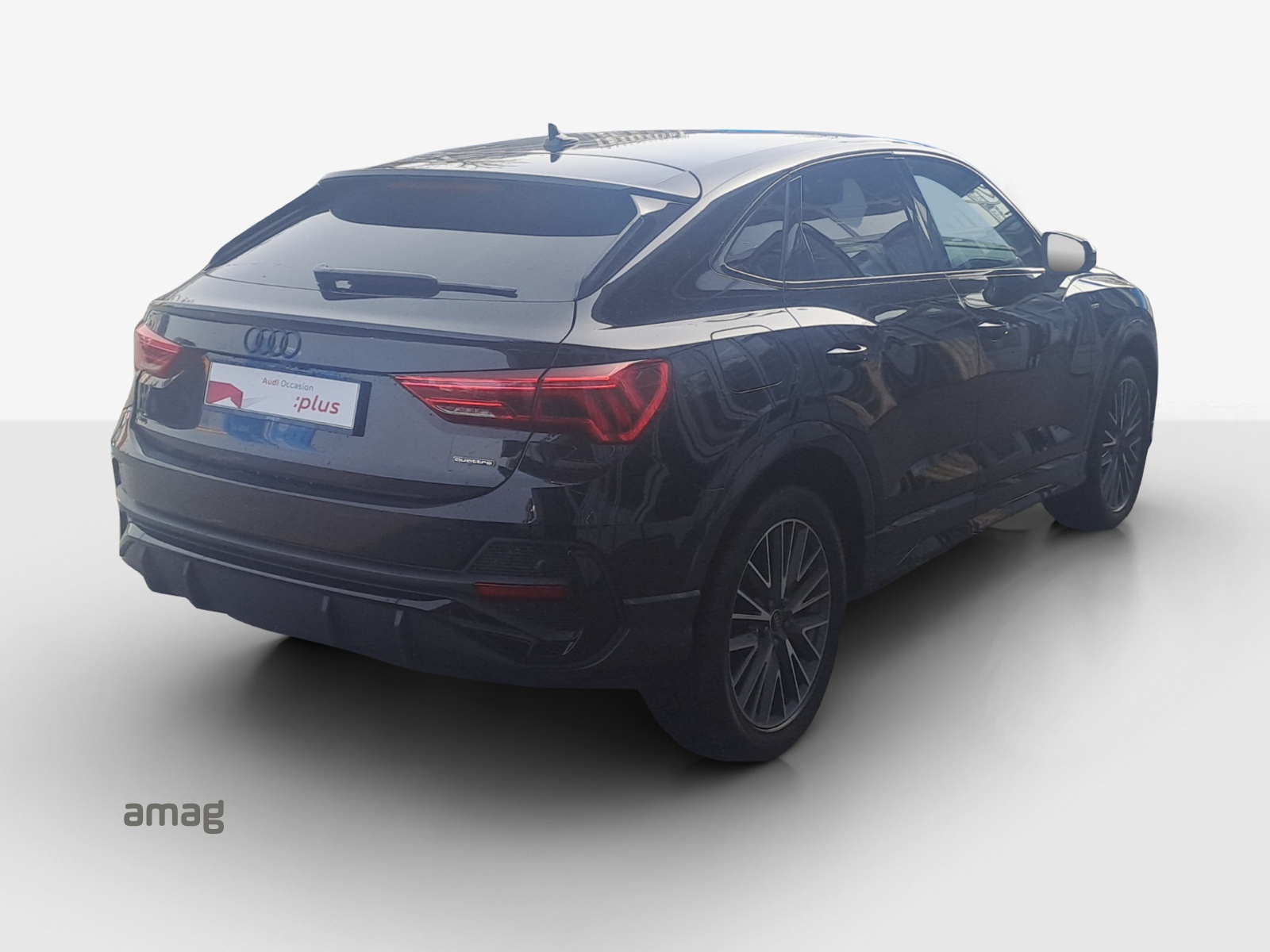 AUDI Q3 Sportback 40 TFSI S line quattro S-tronic-image-4