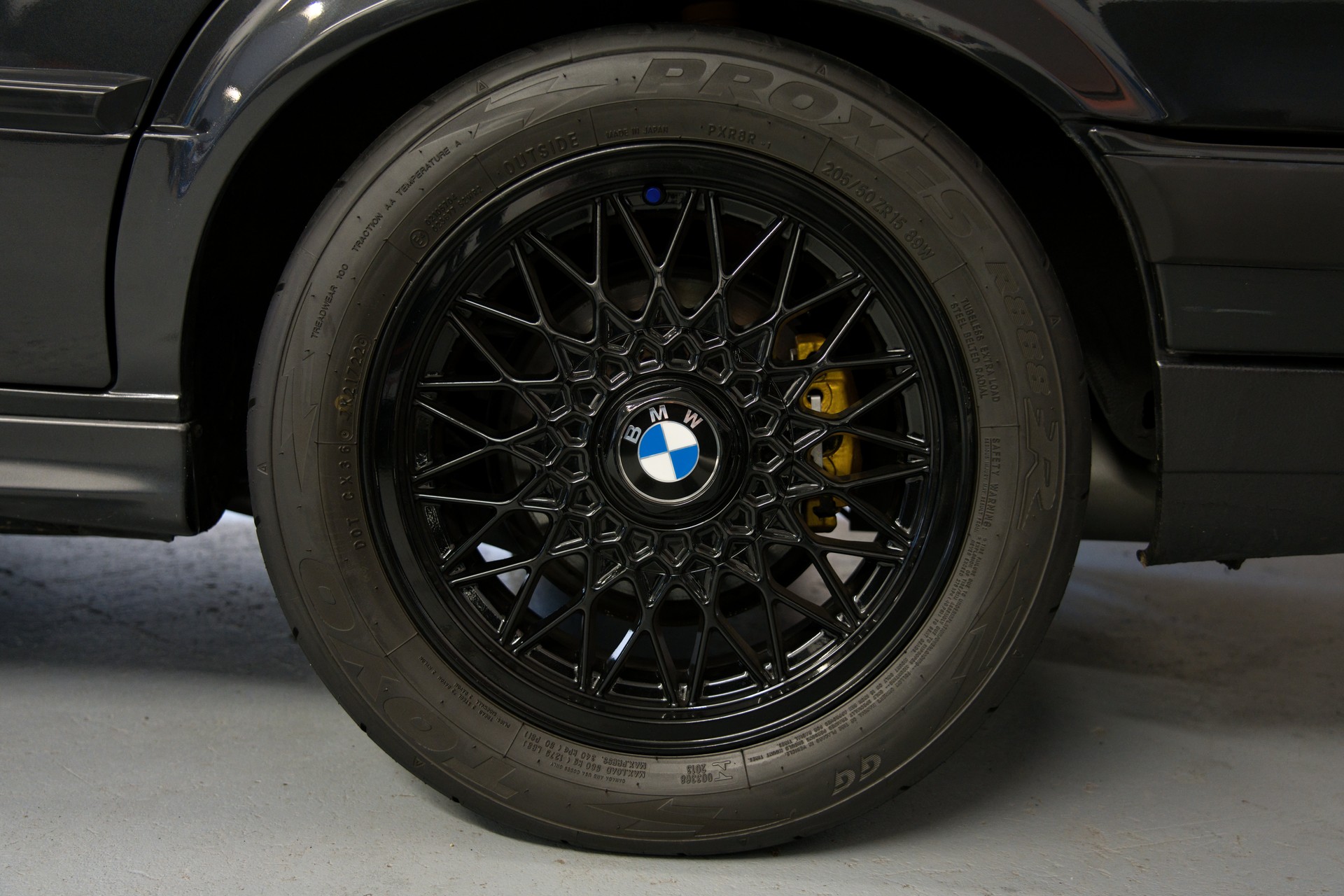 BMW 320i Edition-image-3