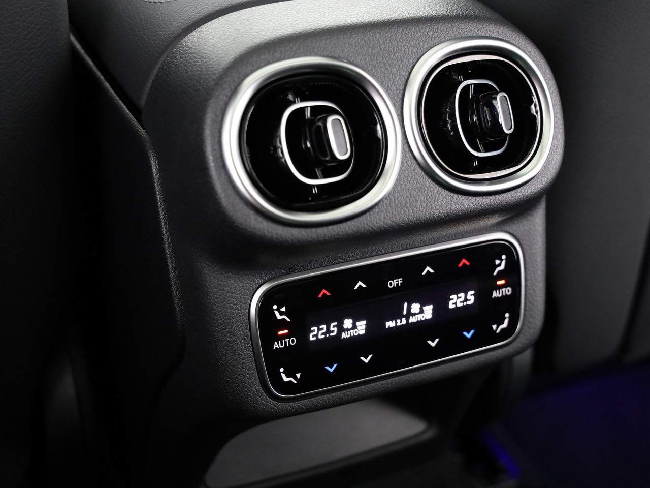 MERCEDES-BENZ GLC 300 d 4Matic 9G-Tronic-image-17