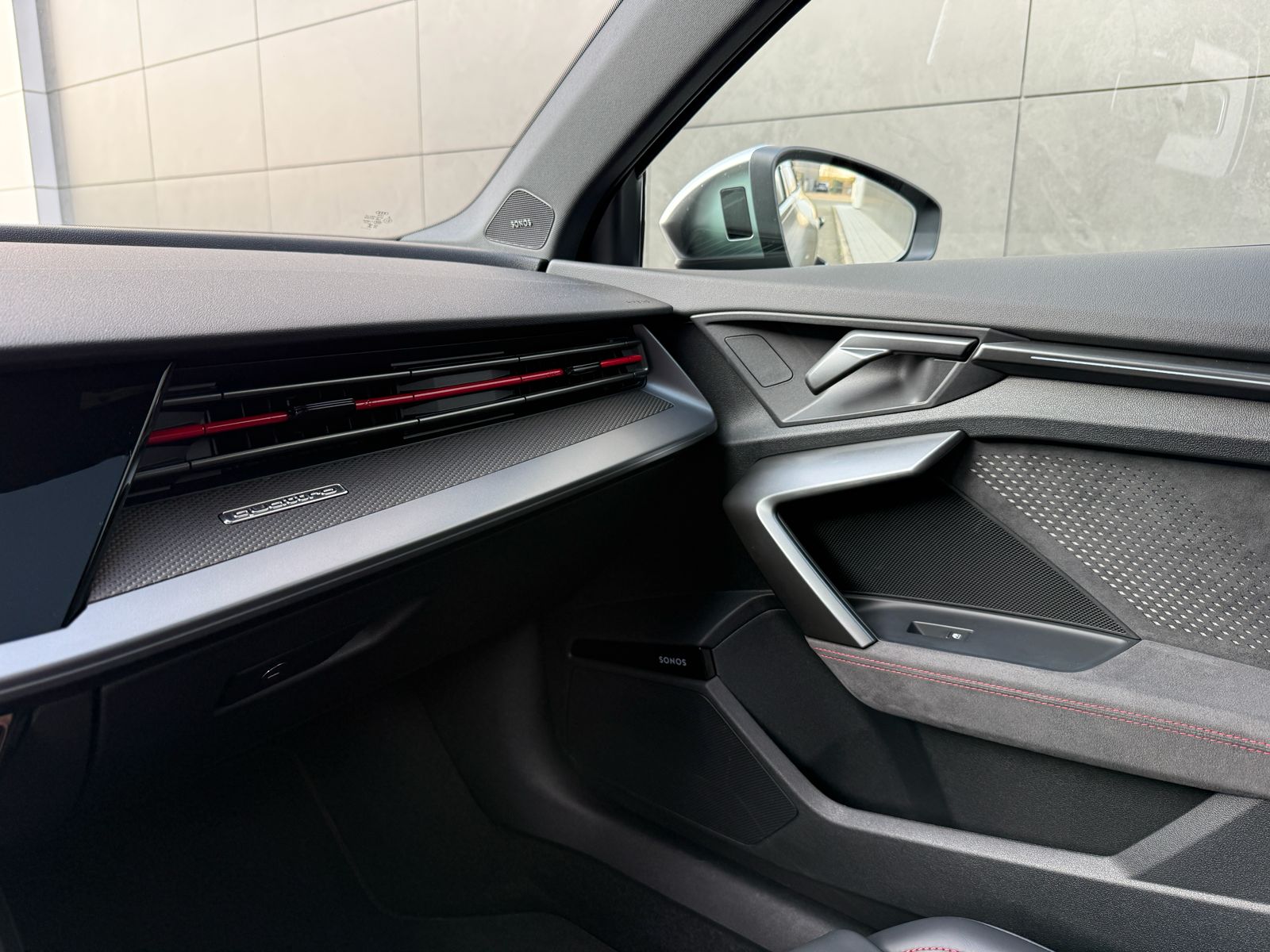 AUDI RS3 Sportback 2.5 TSI quattro S-tronic-image-9