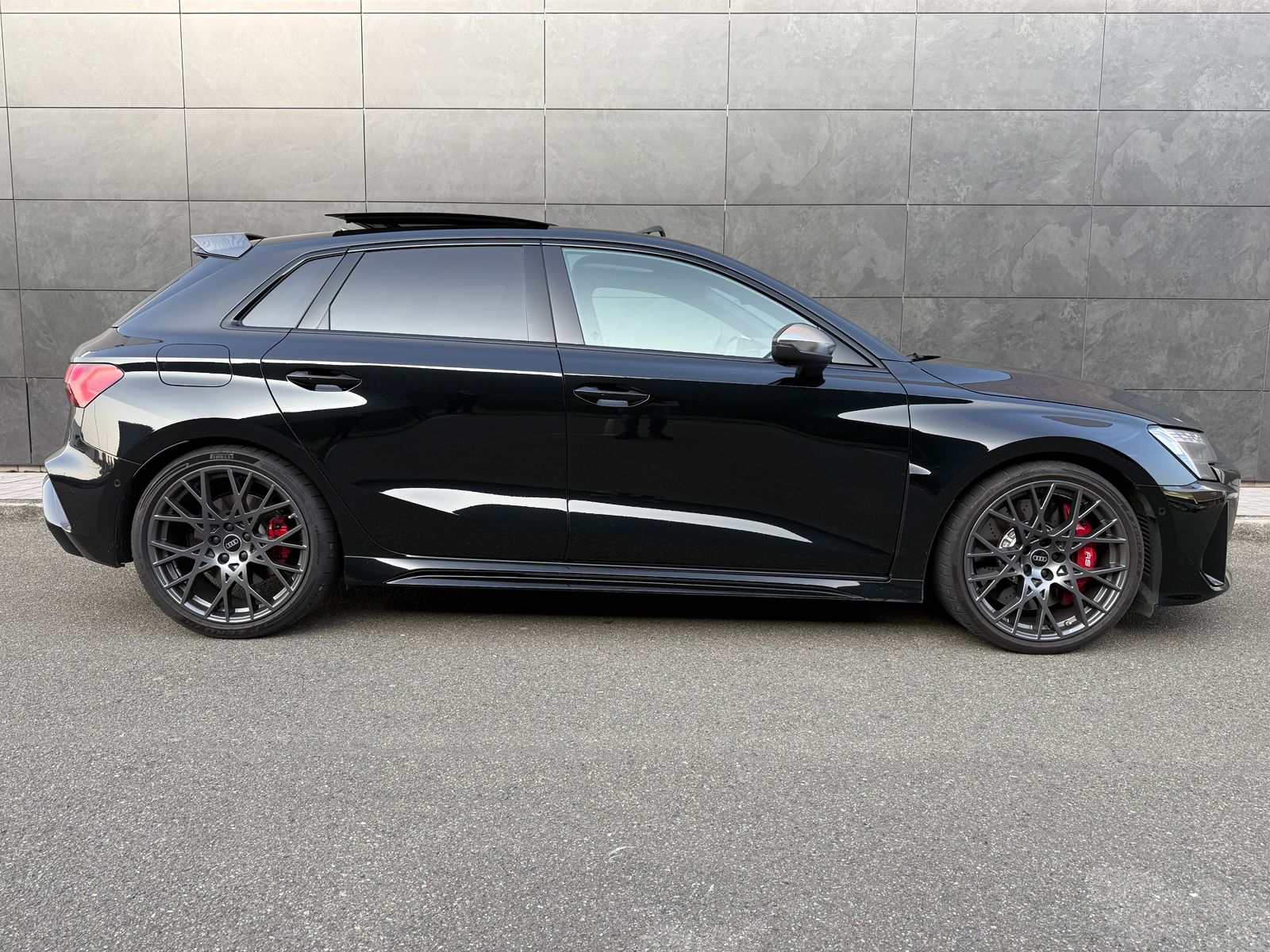 AUDI RS3 Sportback 2.5 TSI quattro S-tronic-image-4