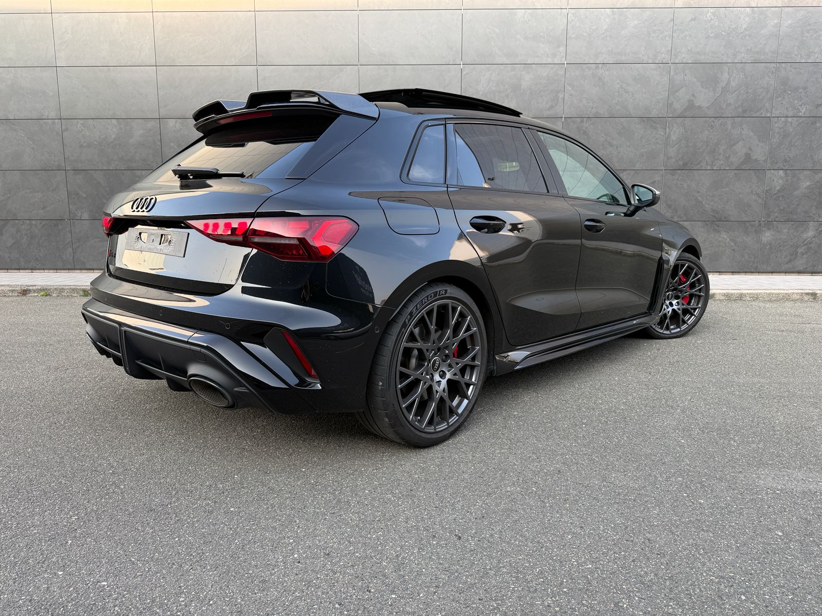 AUDI RS3 Sportback 2.5 TSI quattro S-tronic-image-1