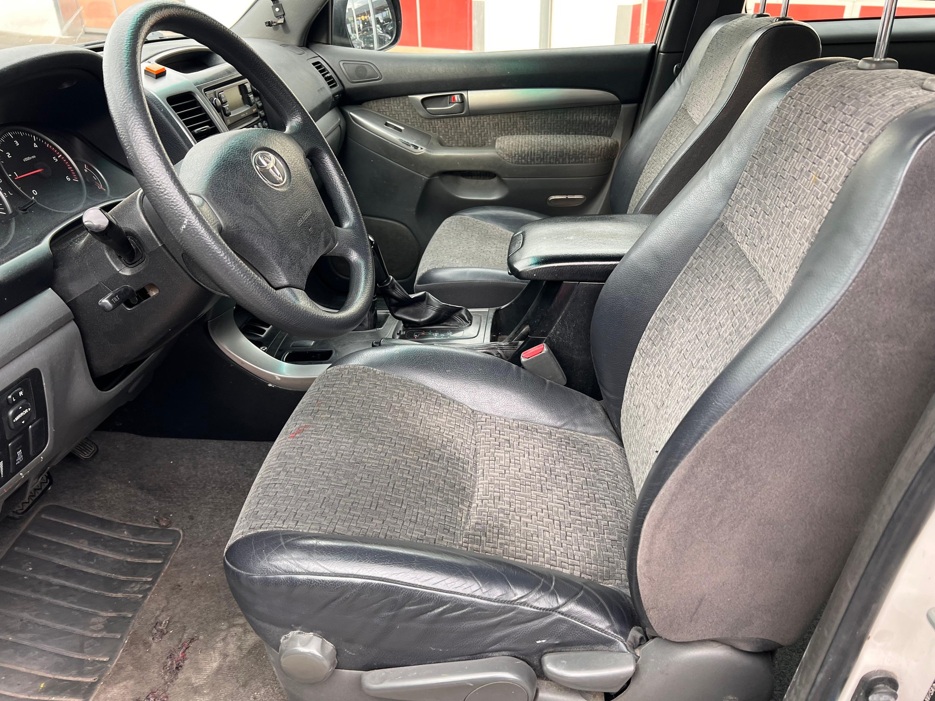TOYOTA Land Cruiser 3.0 D-4D Linea Terra-image-8