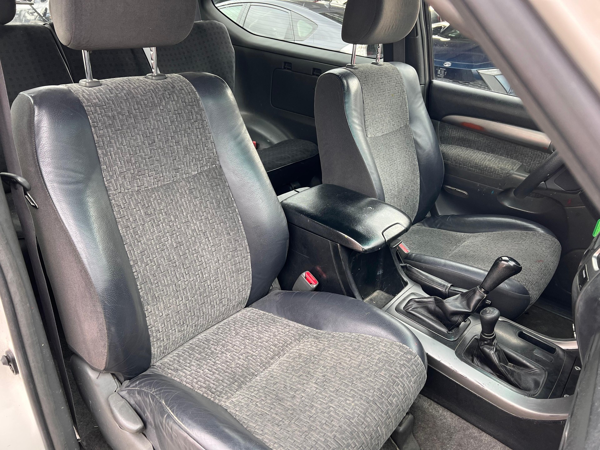 TOYOTA Land Cruiser 3.0 D-4D Linea Terra-image-11