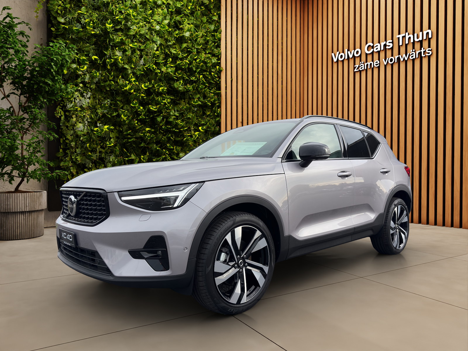 VOLVO XC40 2.0 B4 MH Ultra Dark-image-0