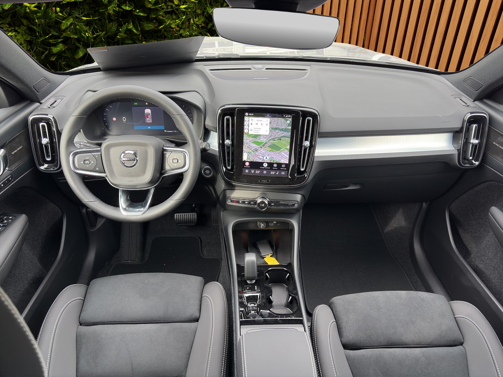 VOLVO XC40 2.0 B4 MH Ultra Dark-image-9