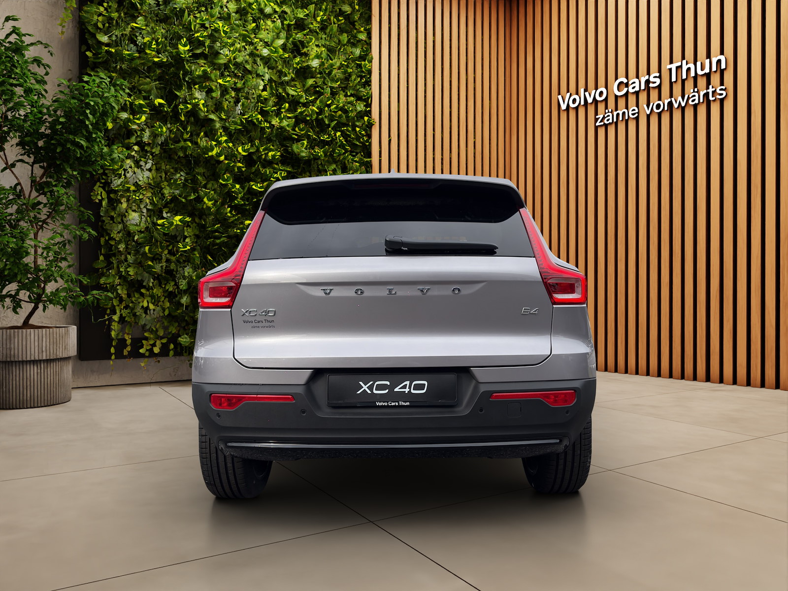 VOLVO XC40 2.0 B4 MH Ultra Dark-image-2