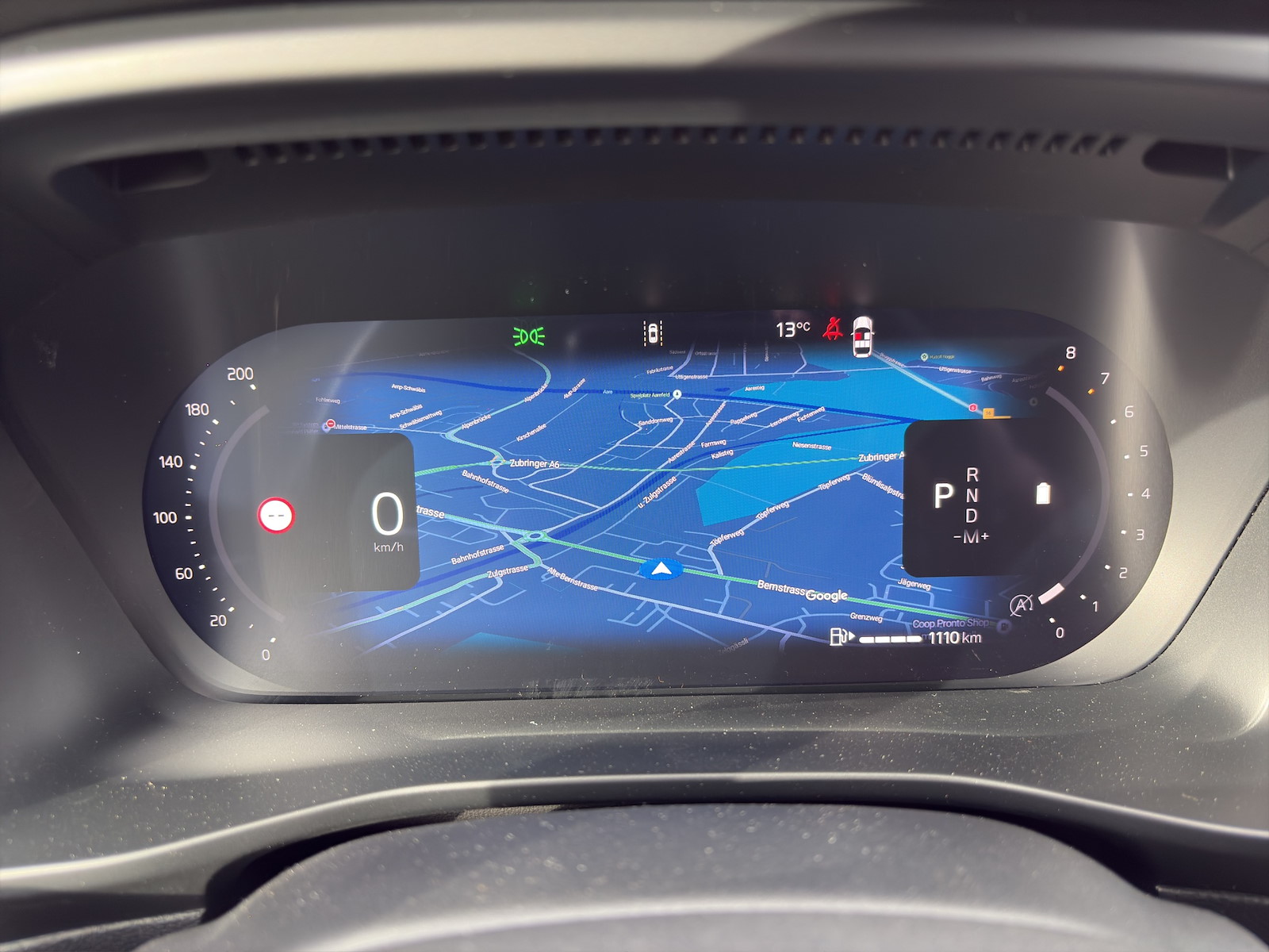 VOLVO XC40 2.0 B4 MH Ultra Dark-image-13