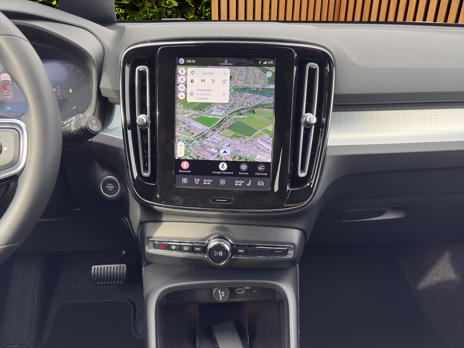 VOLVO XC40 2.0 B4 MH Ultra Dark-image-10