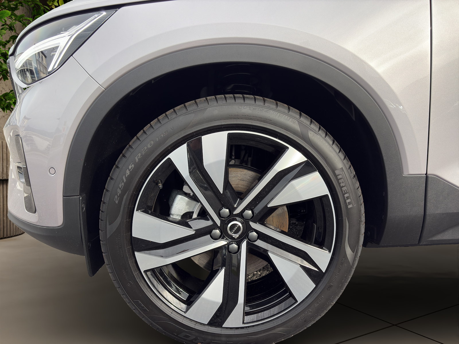 VOLVO XC40 2.0 B4 MH Ultra Dark-image-8
