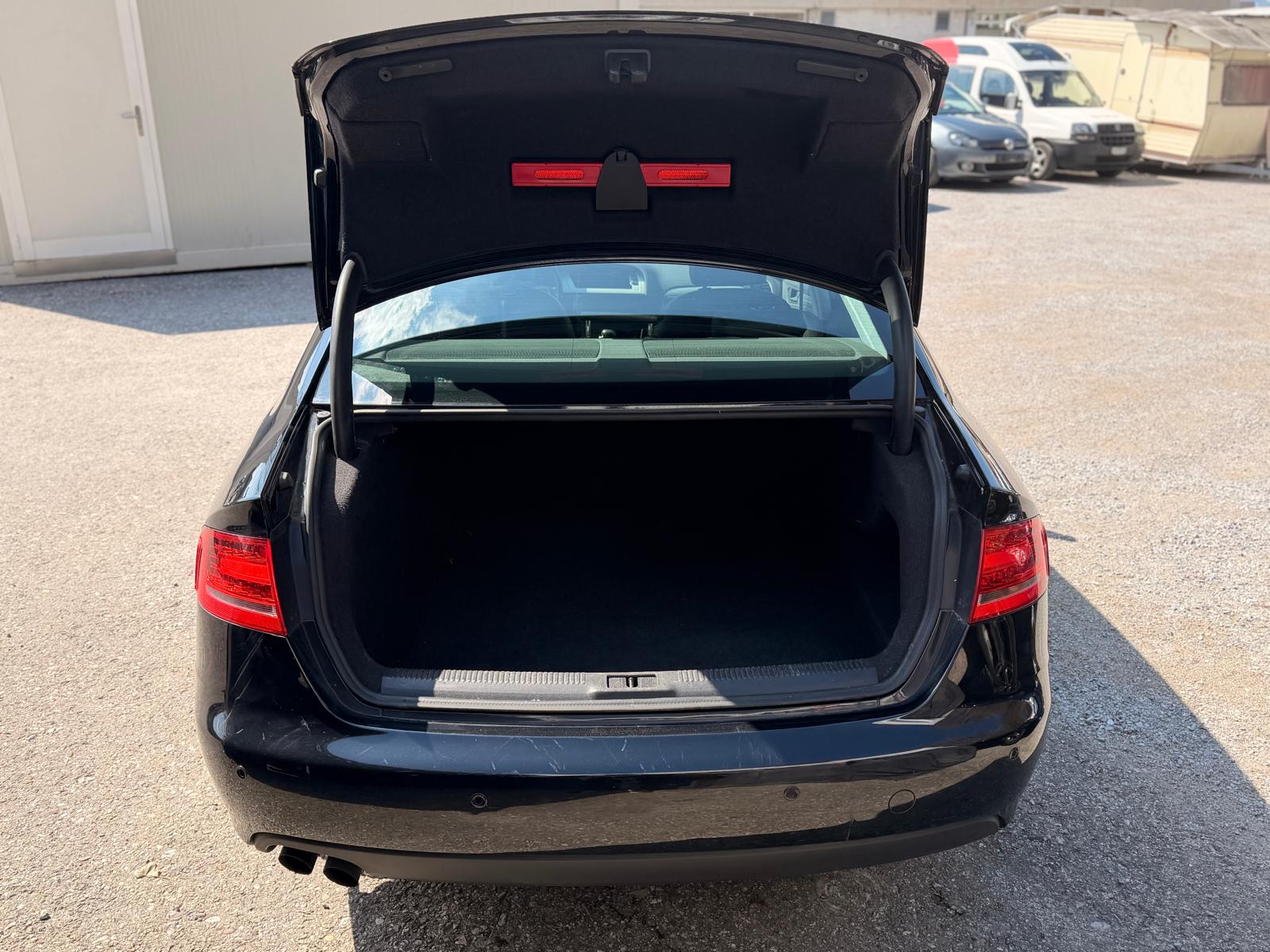 AUDI A4 1.8 TFSI Automat | Leder | Fahrbar | Bastler/Export-image-11