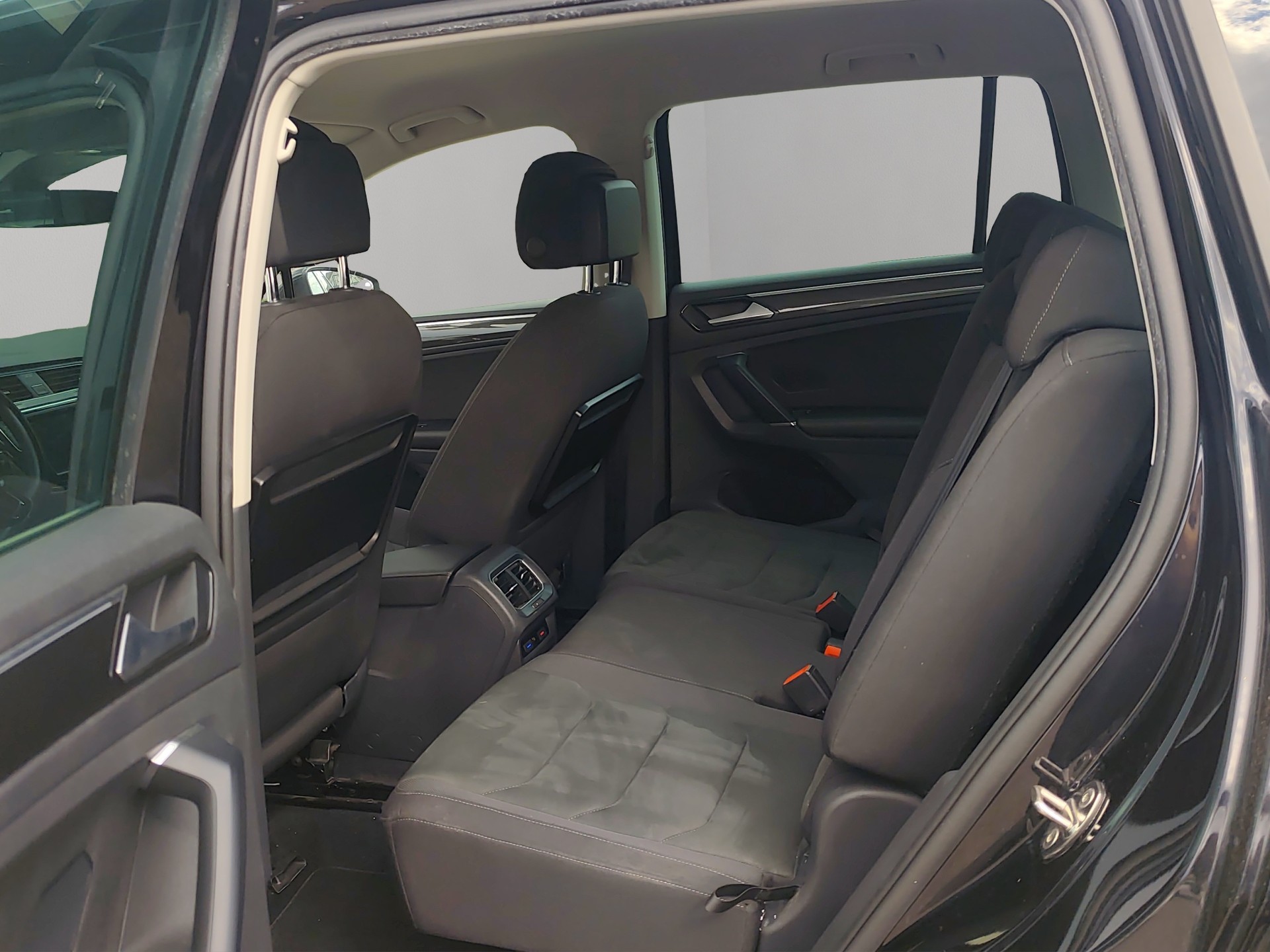 VW Tiguan 2.0 TDI SCR Highline 4Motion DSG-image-8