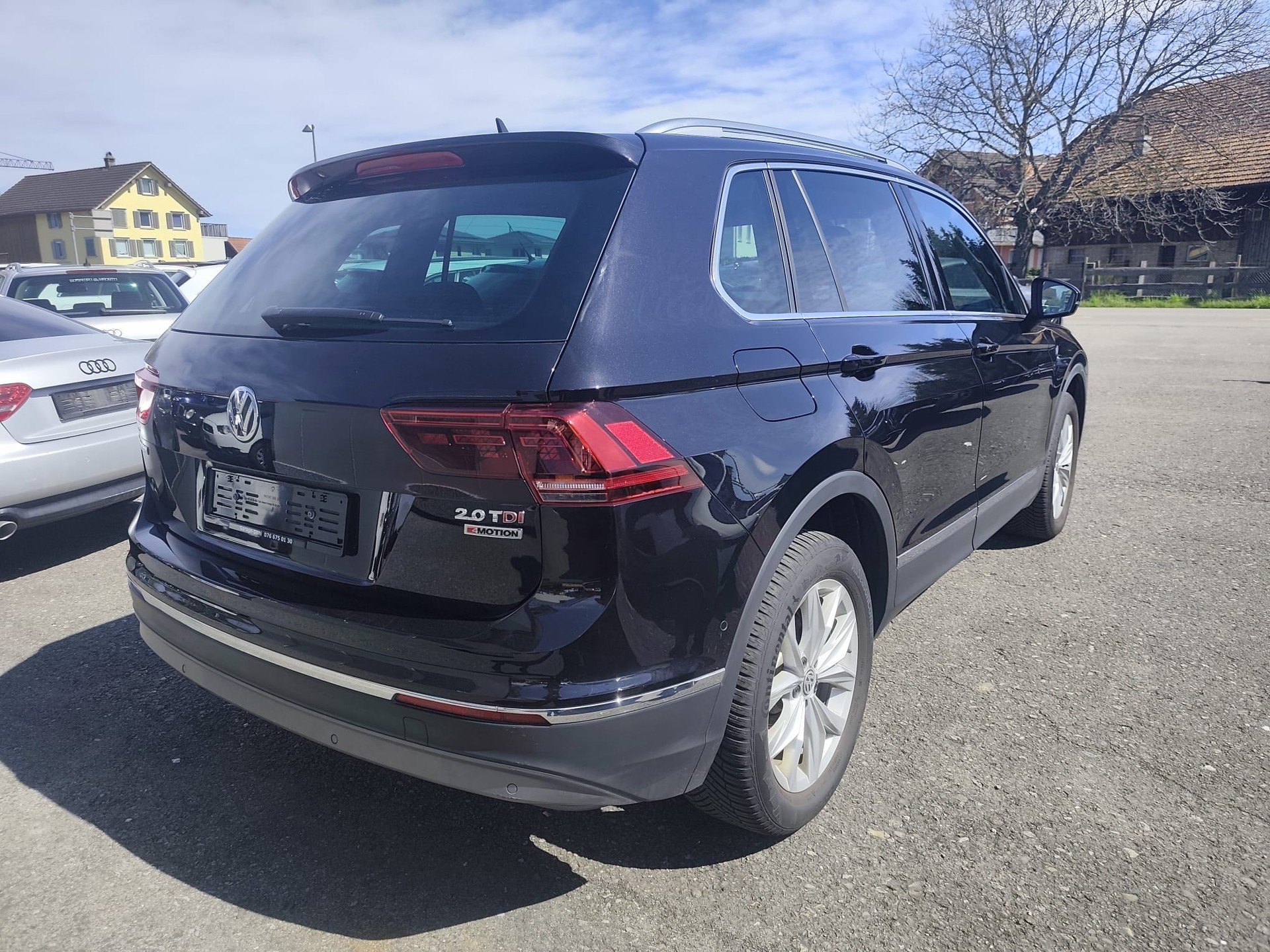 VW Tiguan 2.0 TDI SCR Highline 4Motion DSG-image-2