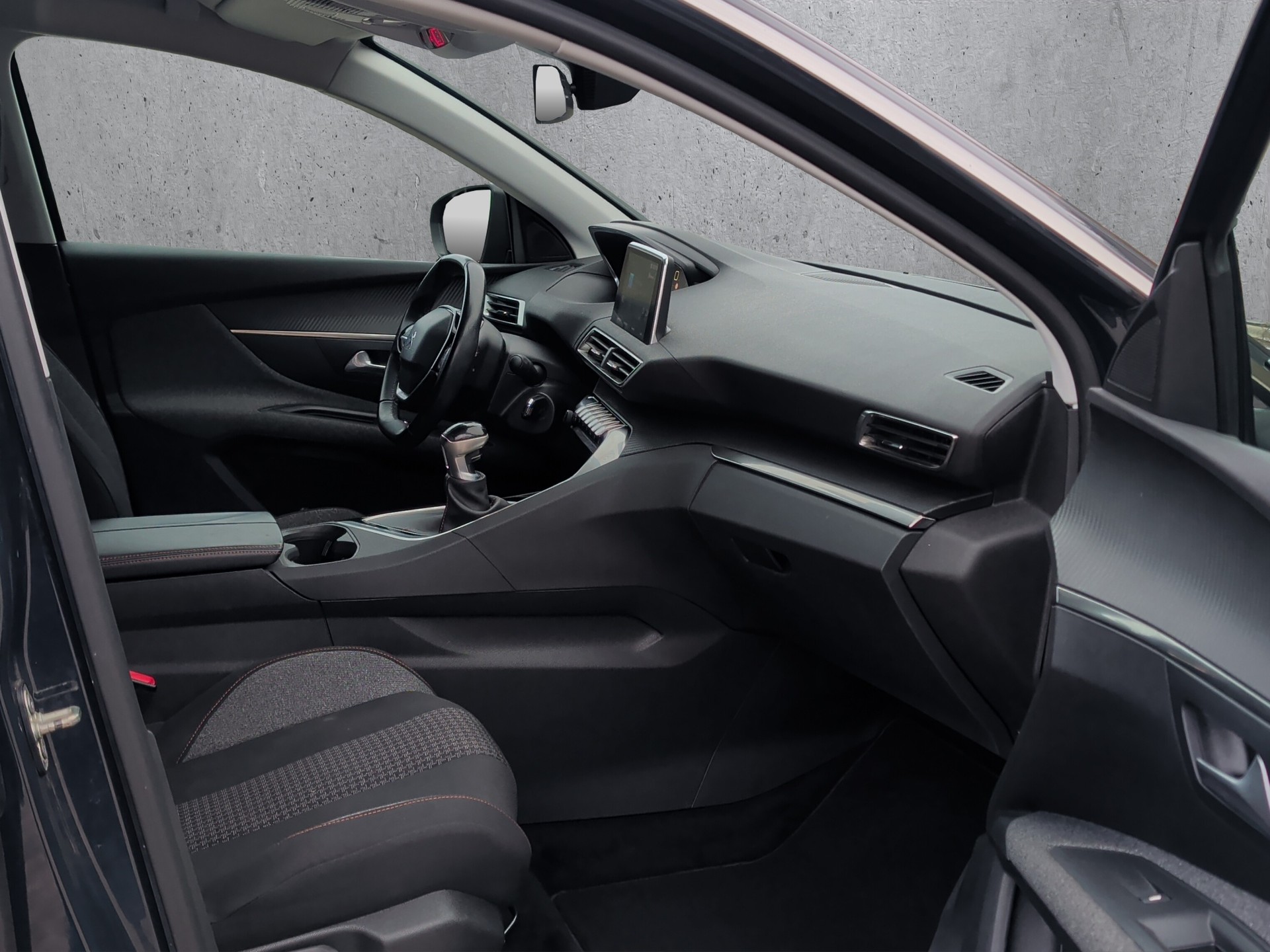 PEUGEOT 3008 1.2 PureTech Active-image-12