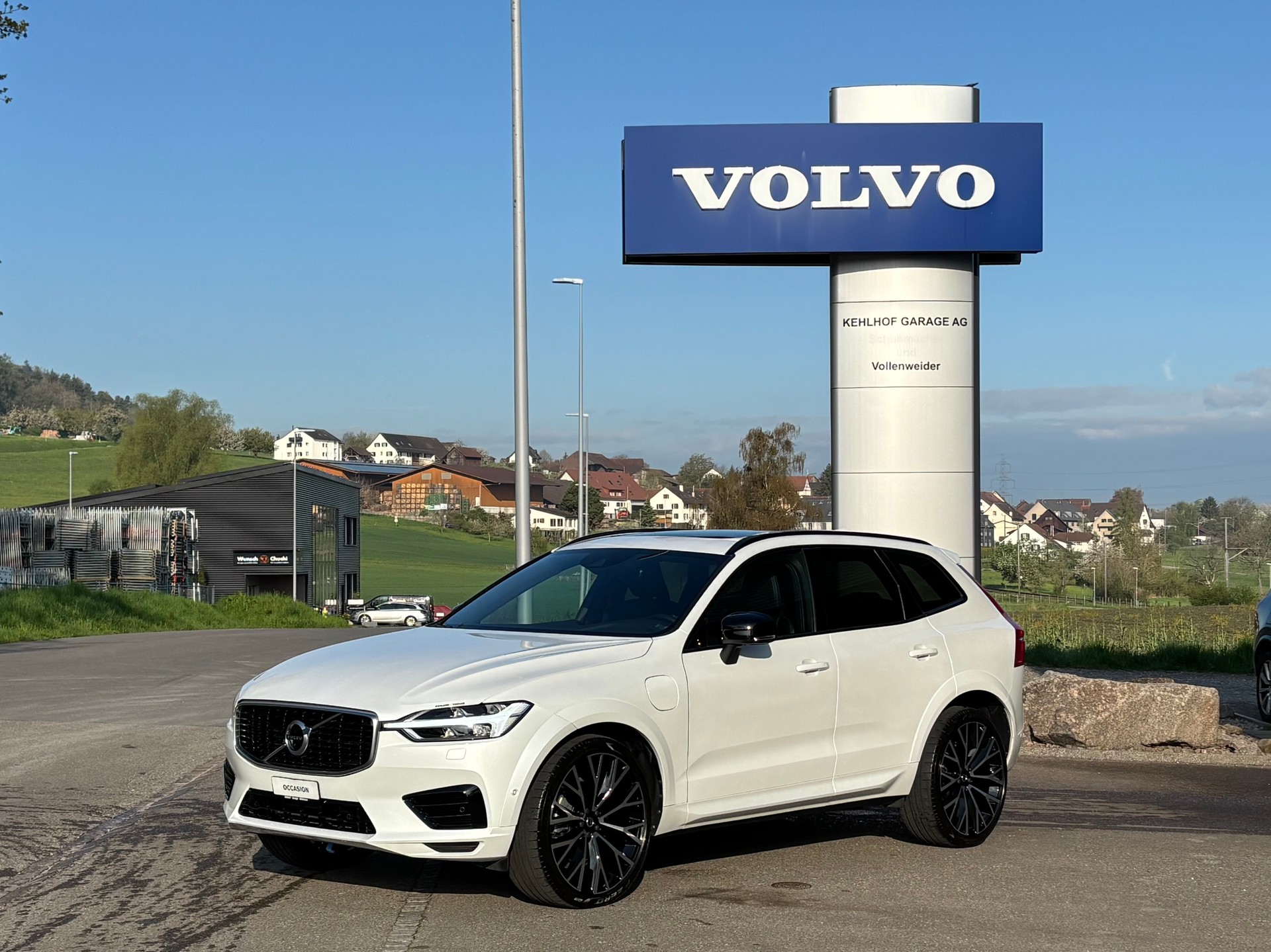 VOLVO XC60 2.0 T8 TE R-Design eAWD-image-0