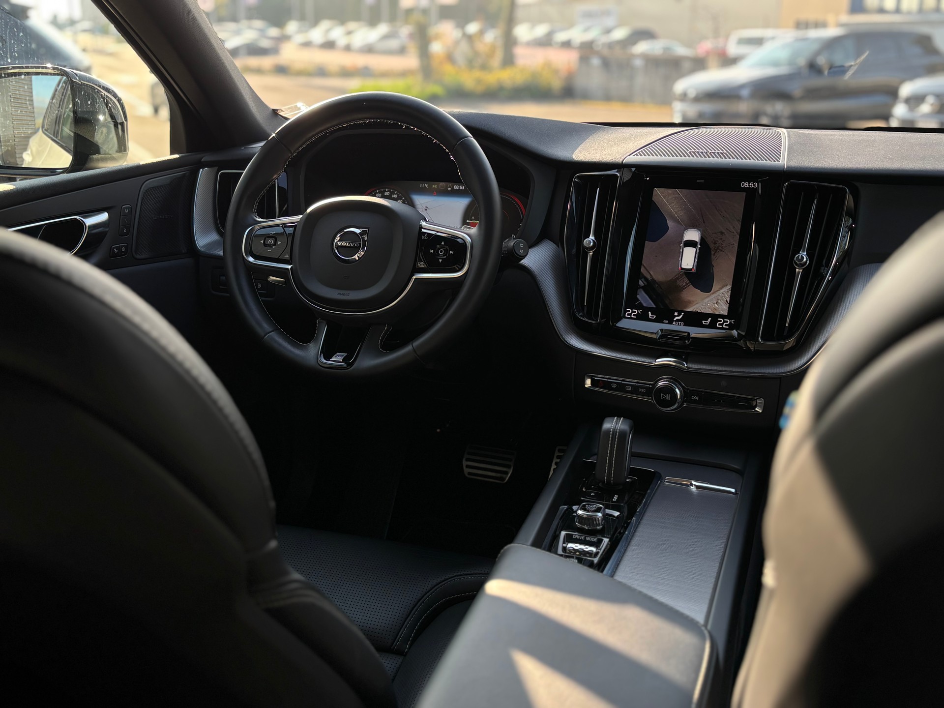 VOLVO XC60 2.0 T8 TE R-Design eAWD-image-13