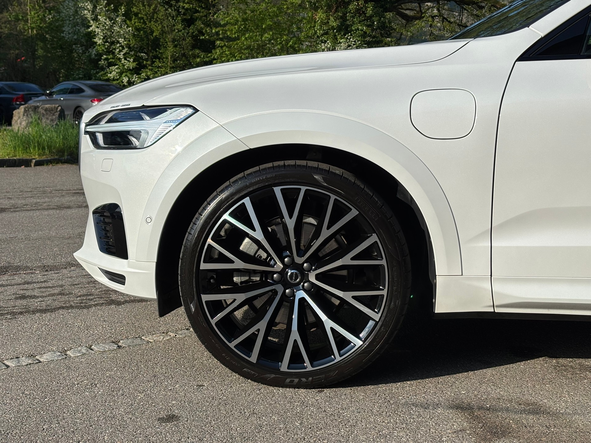 VOLVO XC60 2.0 T8 TE R-Design eAWD-image-1