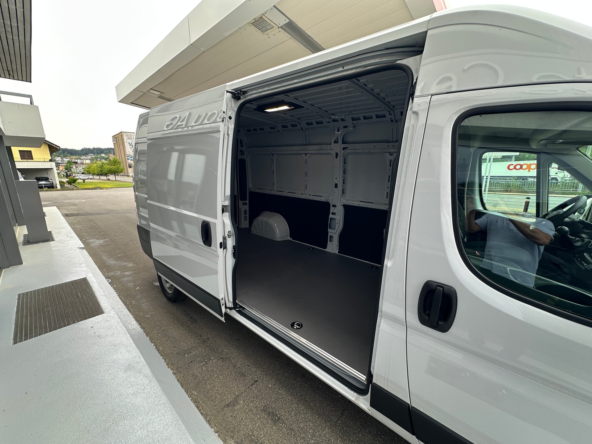 PEUGEOT Boxer 2.2 HDI 333 L3H2 Neuste Modell-showroom-element-3