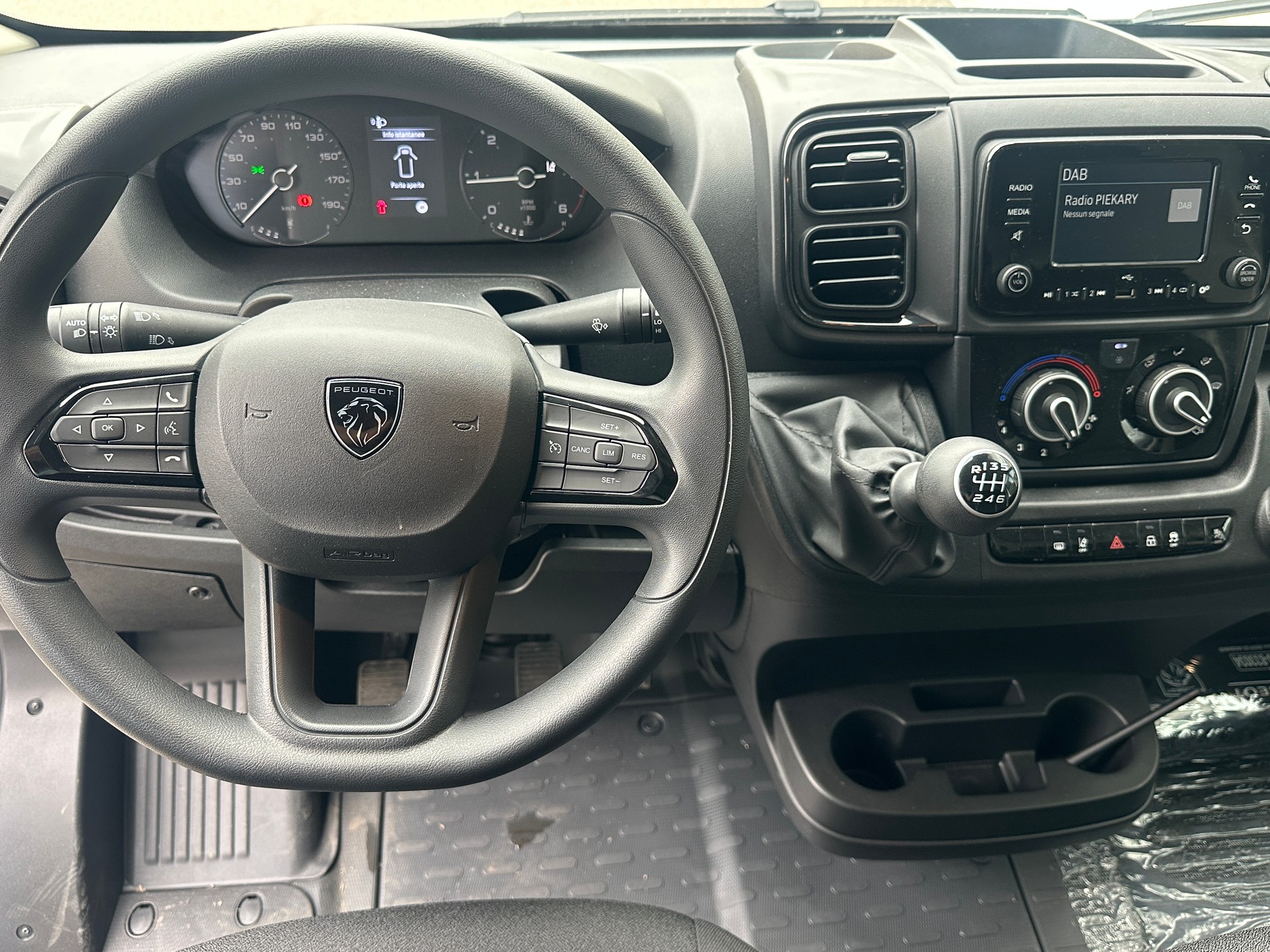 PEUGEOT Boxer 2.2 HDI 333 L3H2 Neuste Modell-image-15