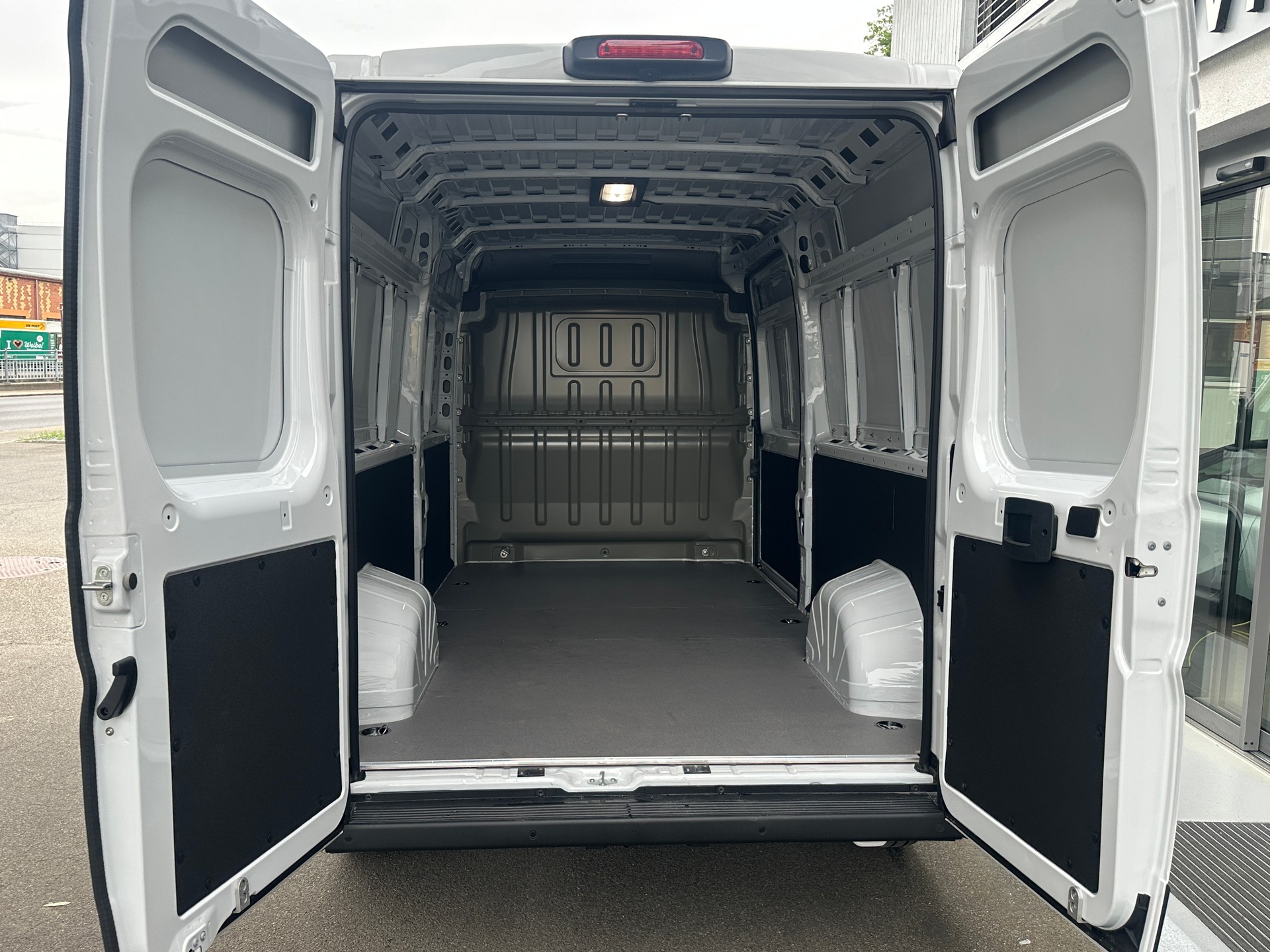 PEUGEOT Boxer 2.2 HDI 333 L3H2 Neuste Modell-image-12