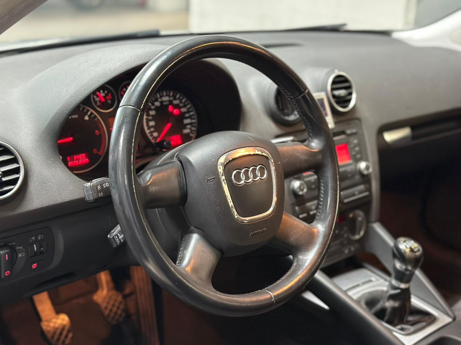 AUDI A3 Sportback 2.0 TDI Ambition-image-11