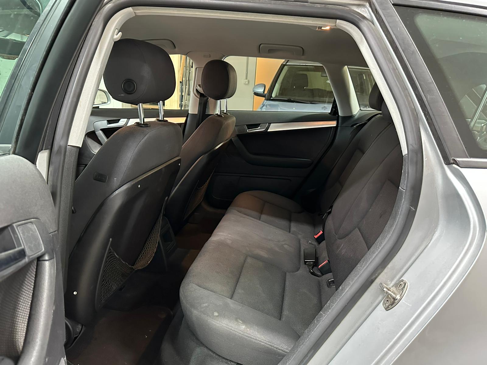 AUDI A3 Sportback 2.0 TDI Ambition-image-6