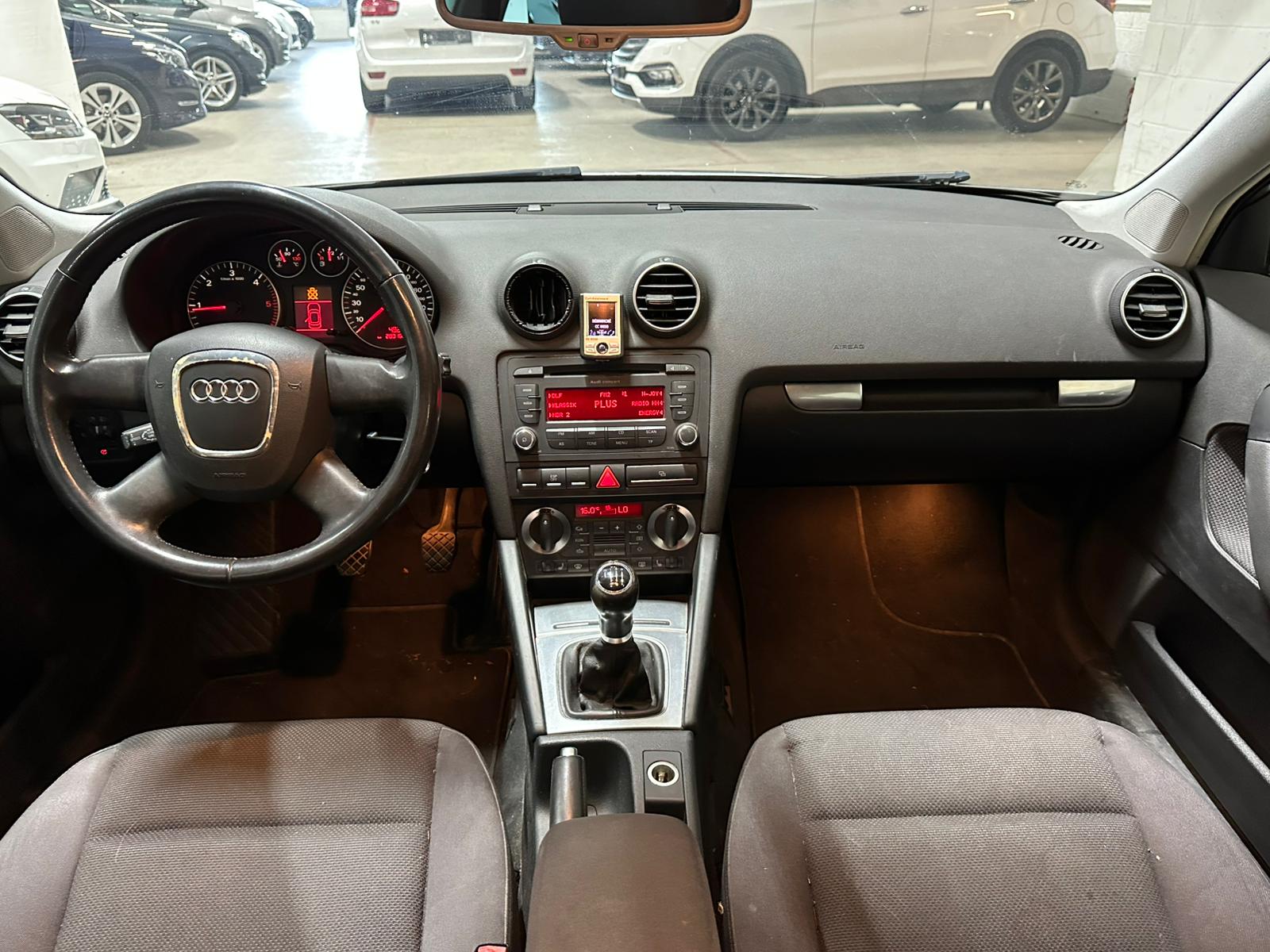 AUDI A3 Sportback 2.0 TDI Ambition-image-7