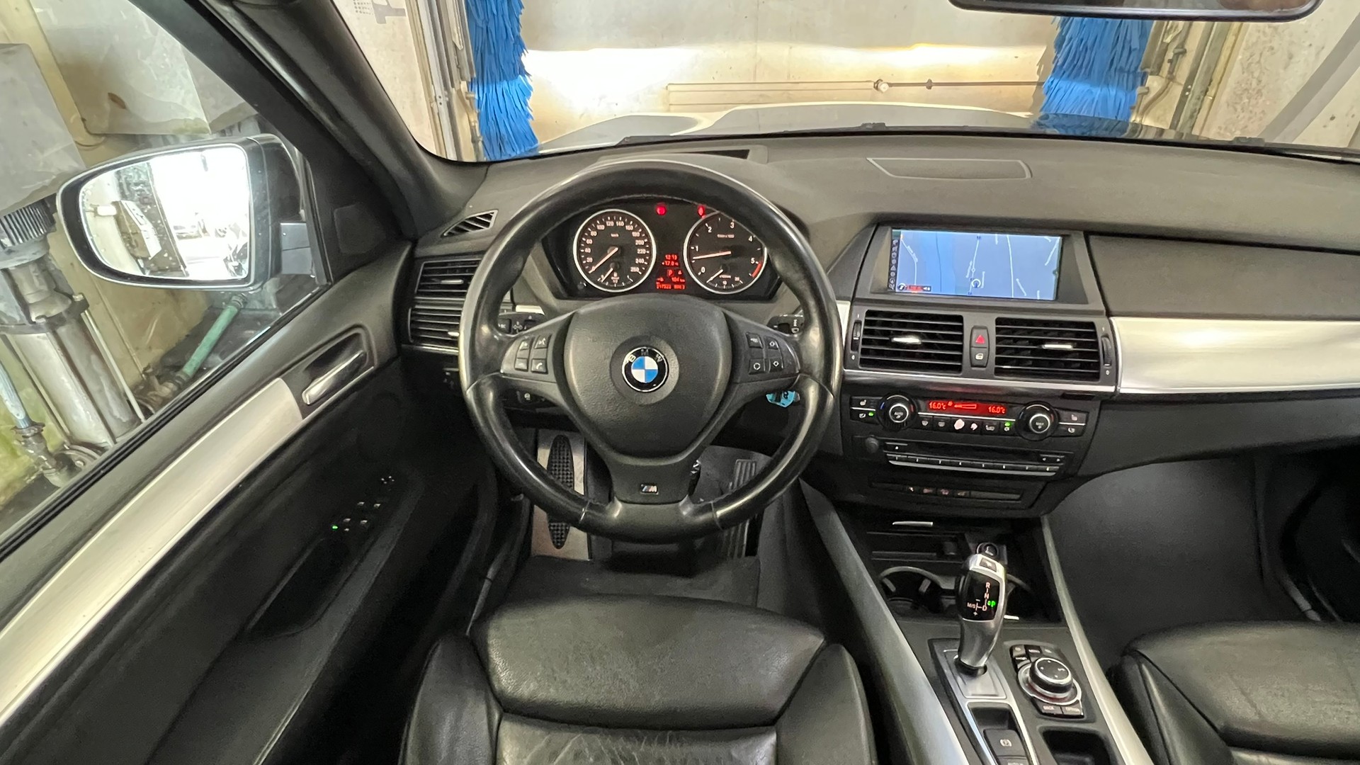 BMW X5 xDRIVE 40d STEPTRONIC M SPORT l 306 PS-image-20