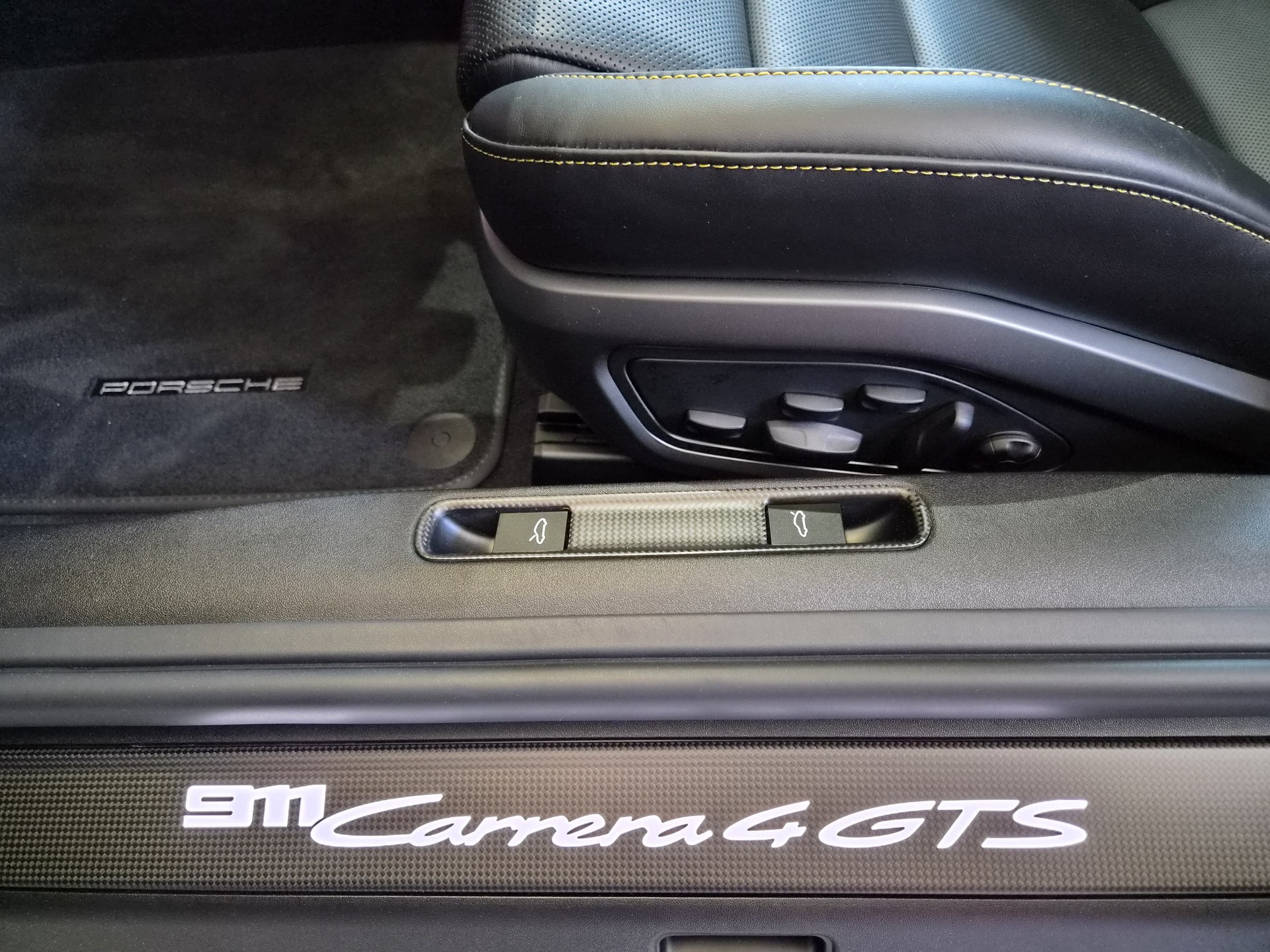 PORSCHE 911 Carrera 4 GTS PDK-image-10