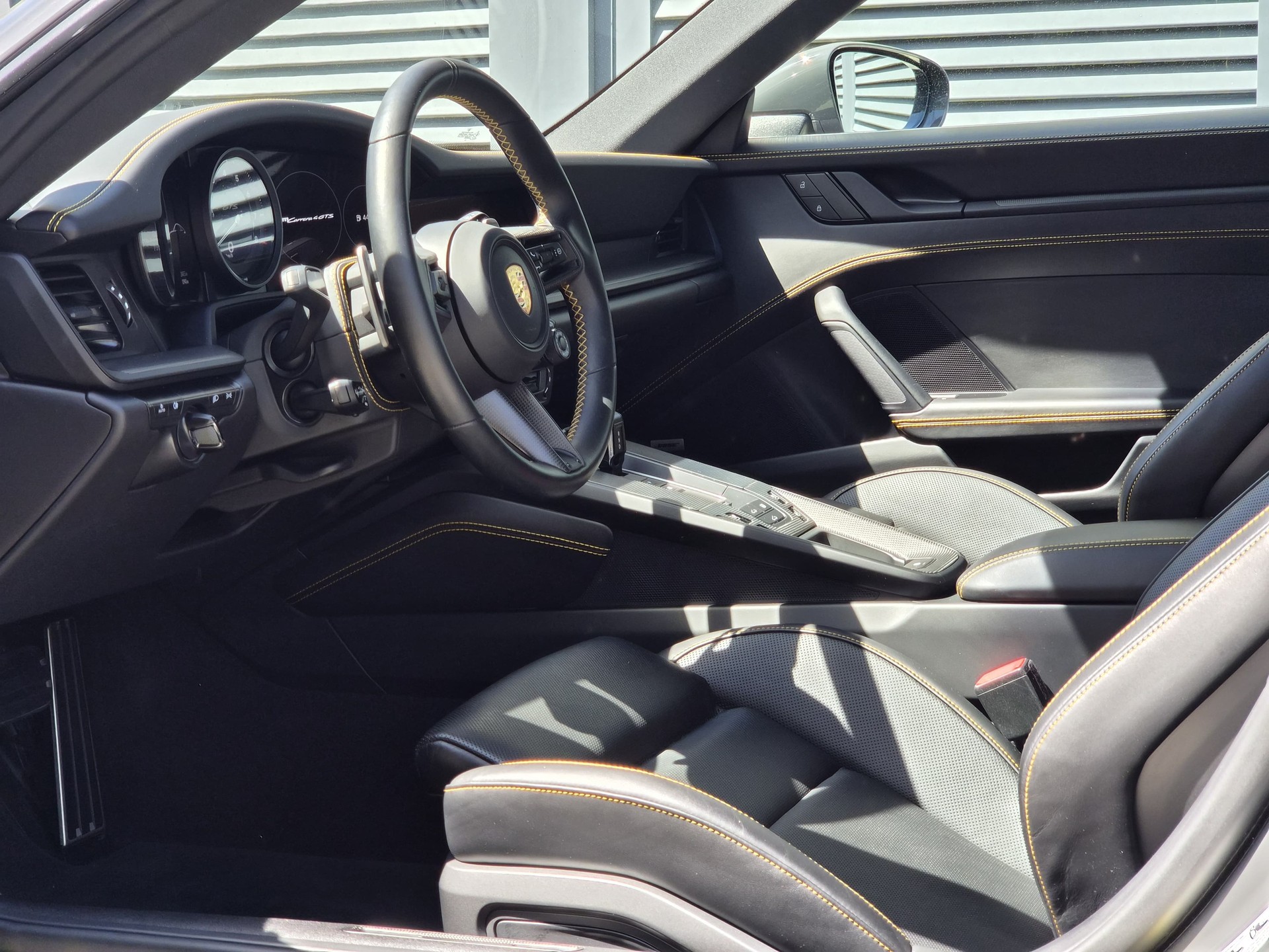 PORSCHE 911 Carrera 4 GTS PDK-image-9