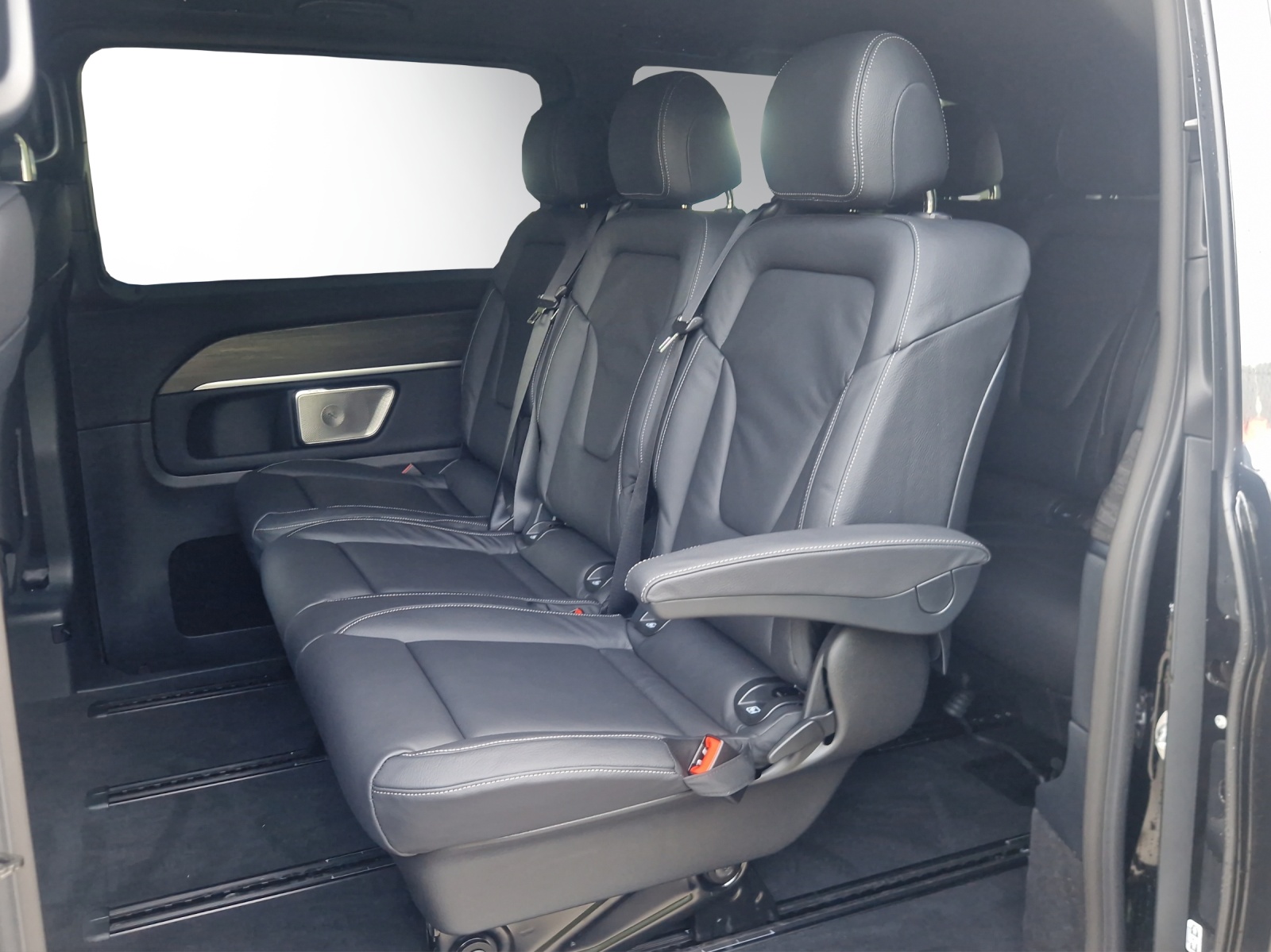 MERCEDES-BENZ V 250 d AVANTGARDE 3430mm E-image-9