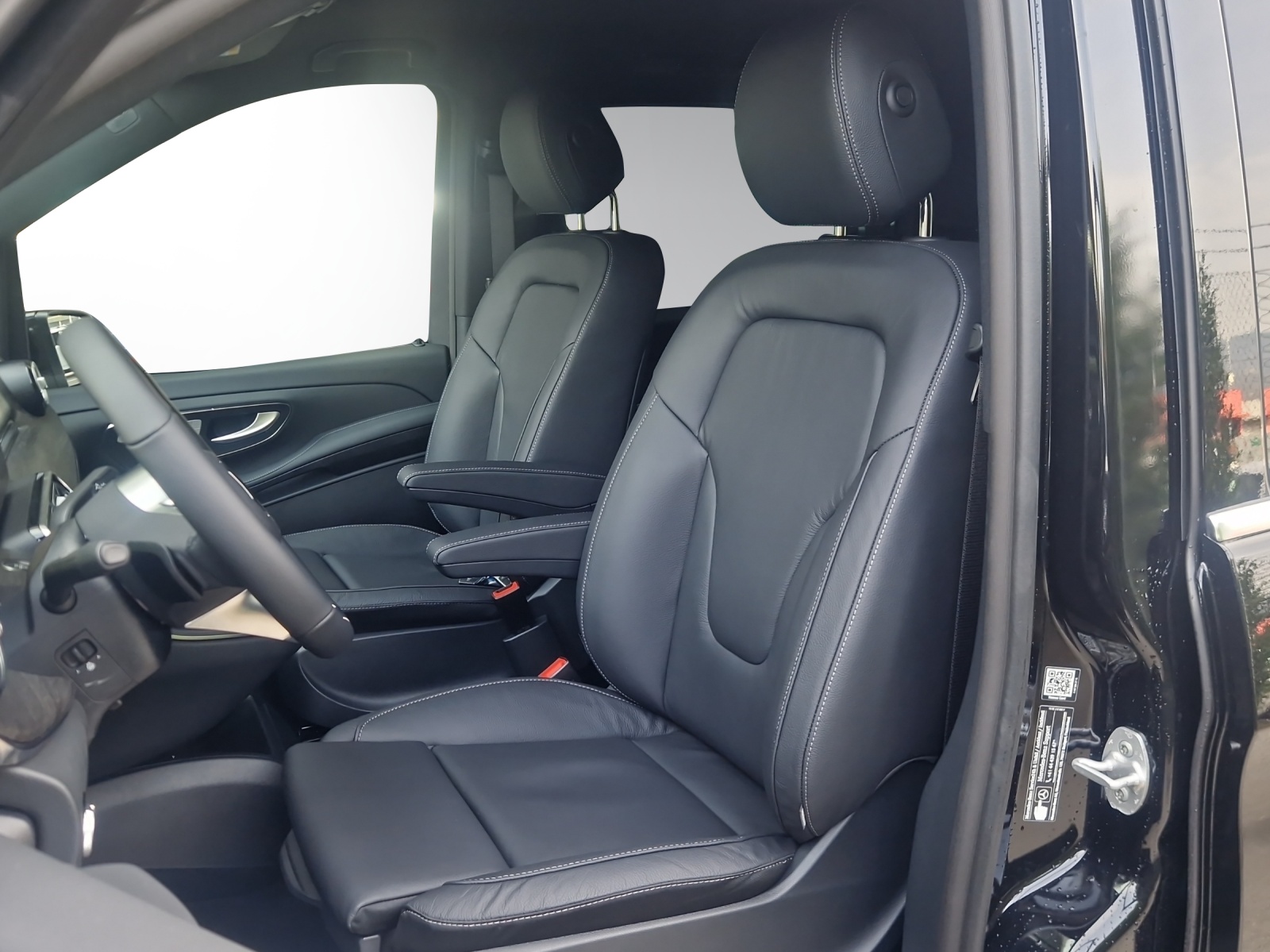 MERCEDES-BENZ V 250 d AVANTGARDE 3430mm E-image-7
