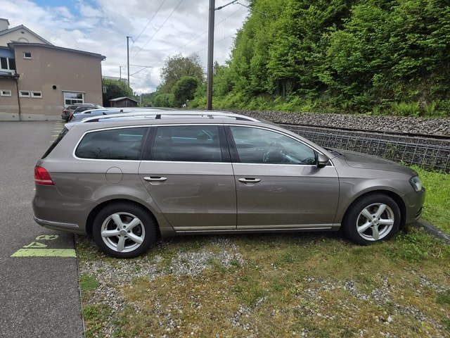 VW PASSAT-image-1