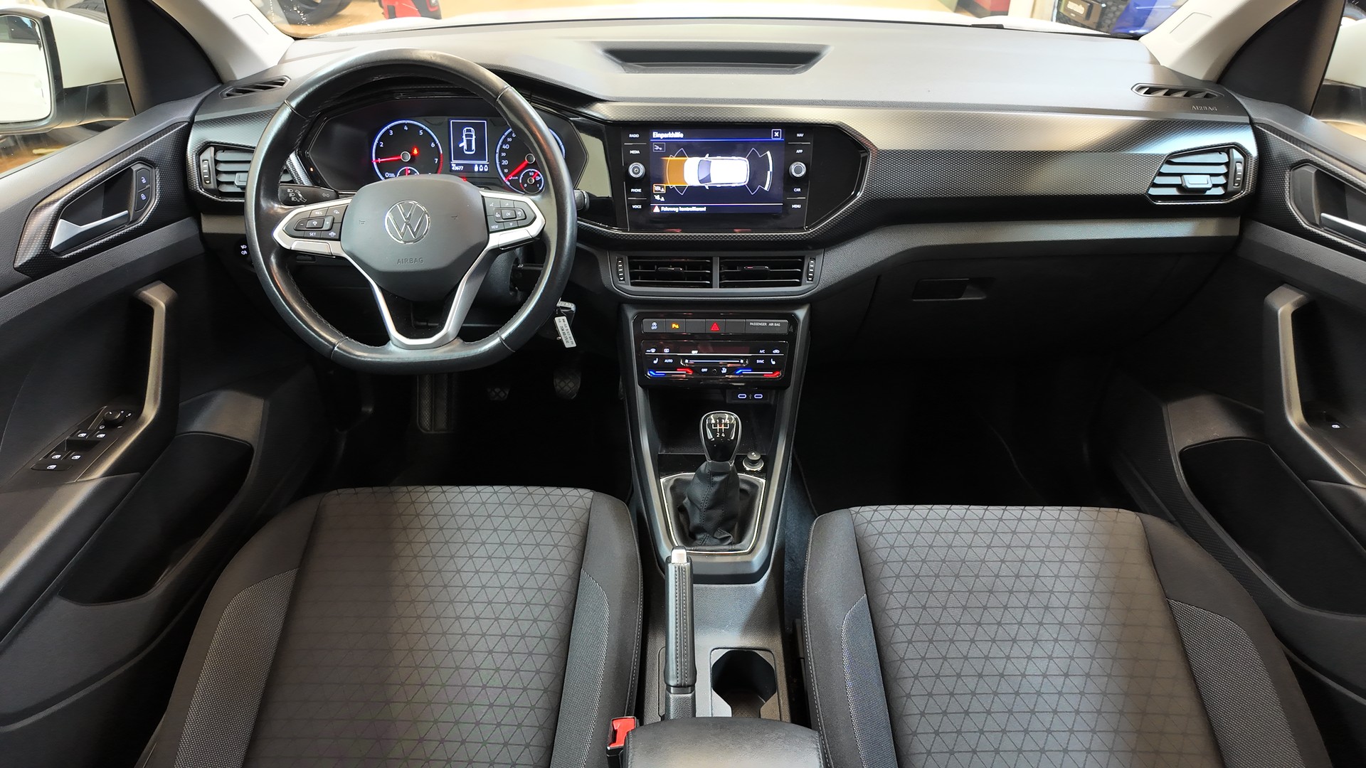VW T-Cross 1.0 TSI Life-image-8