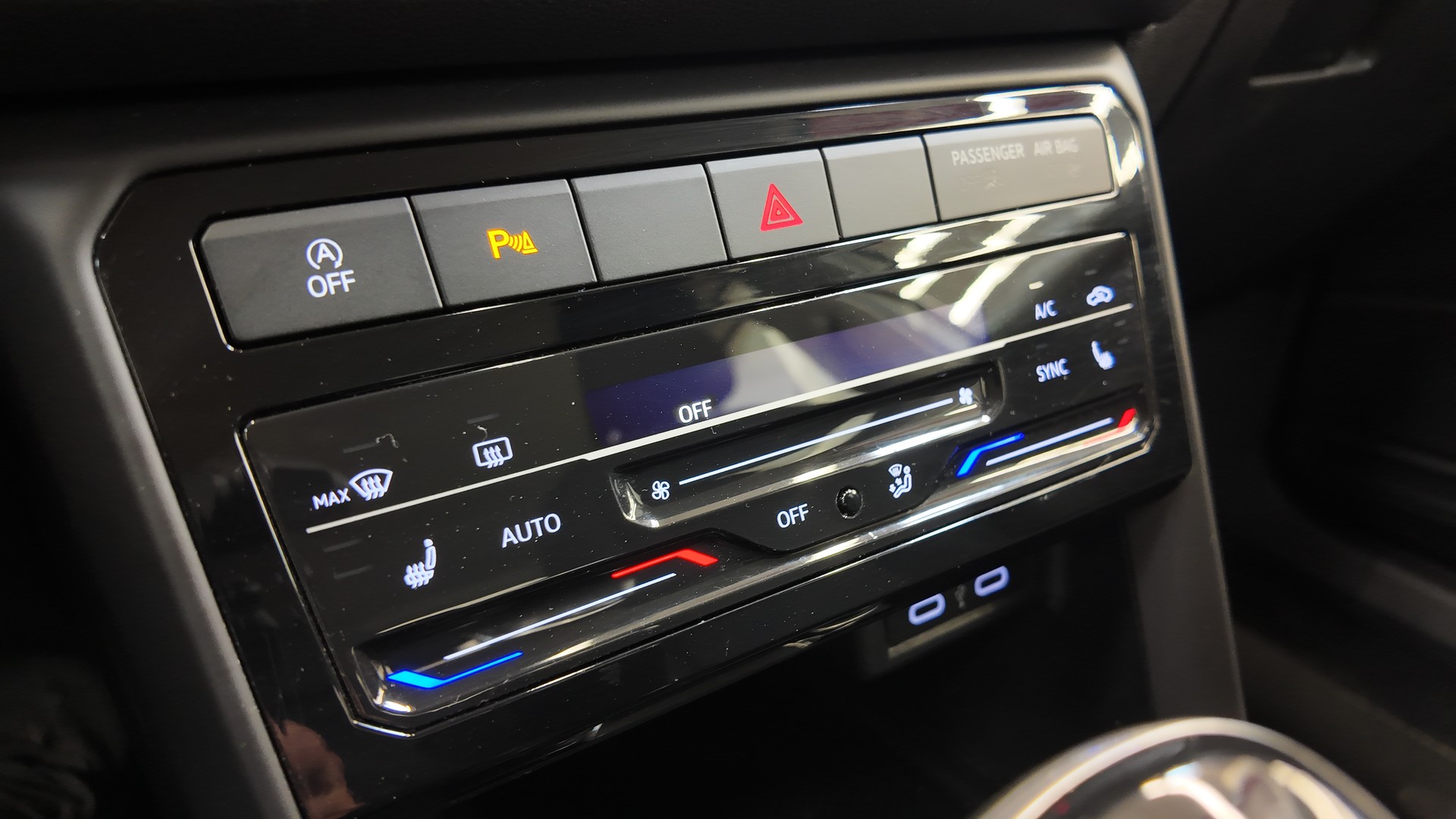 VW T-Cross 1.0 TSI Life-image-21