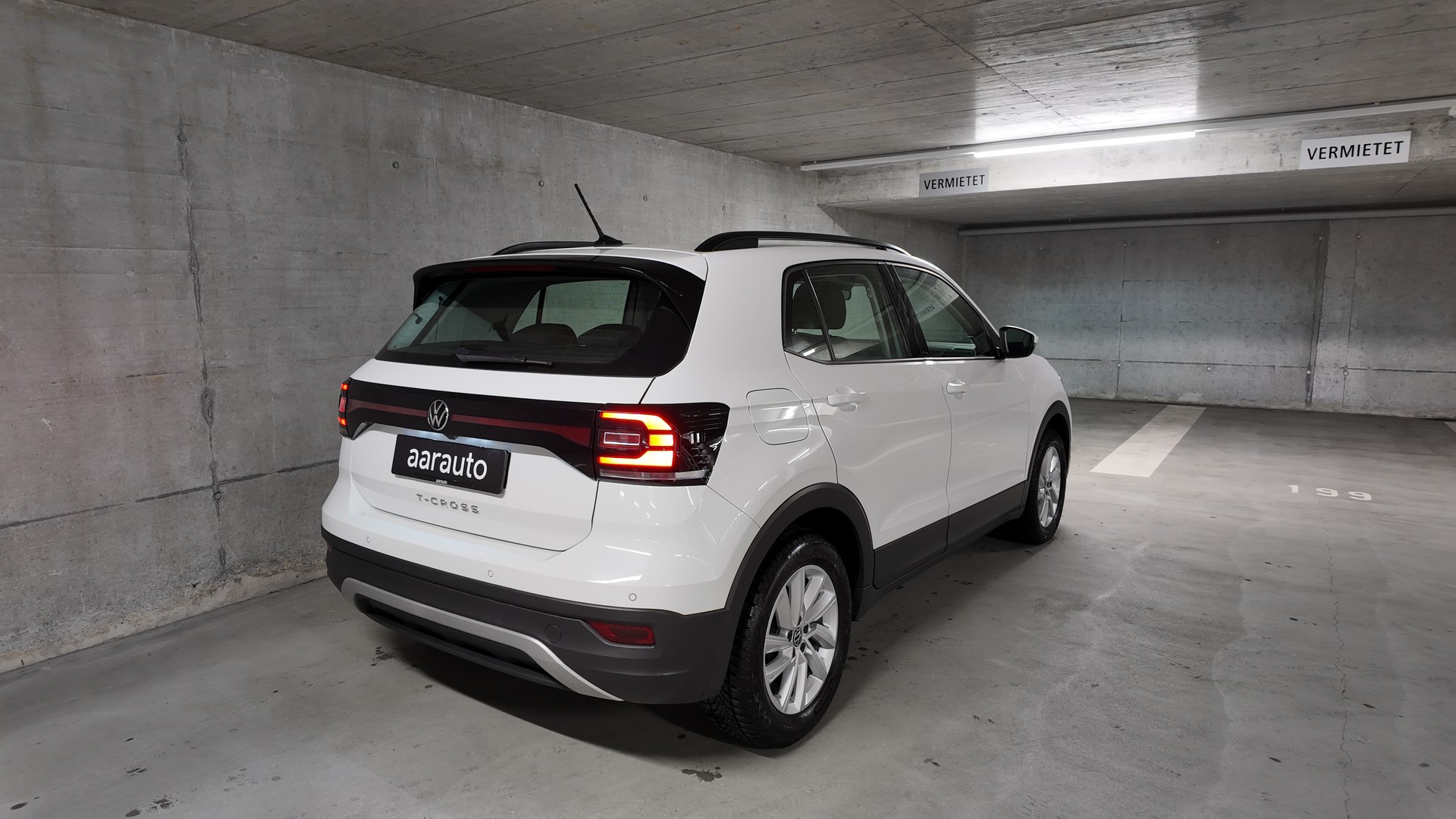 VW T-Cross 1.0 TSI Life-image-4