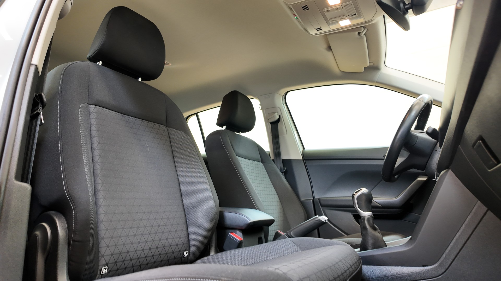 VW T-Cross 1.0 TSI Life-image-15