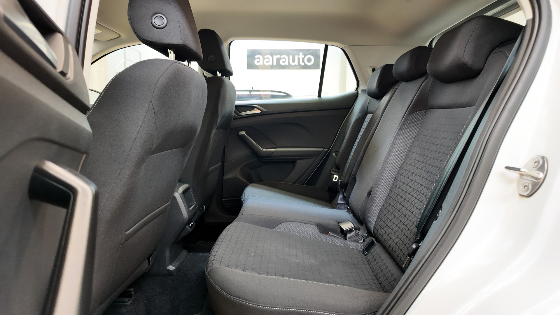 VW T-Cross 1.0 TSI Life-image-16