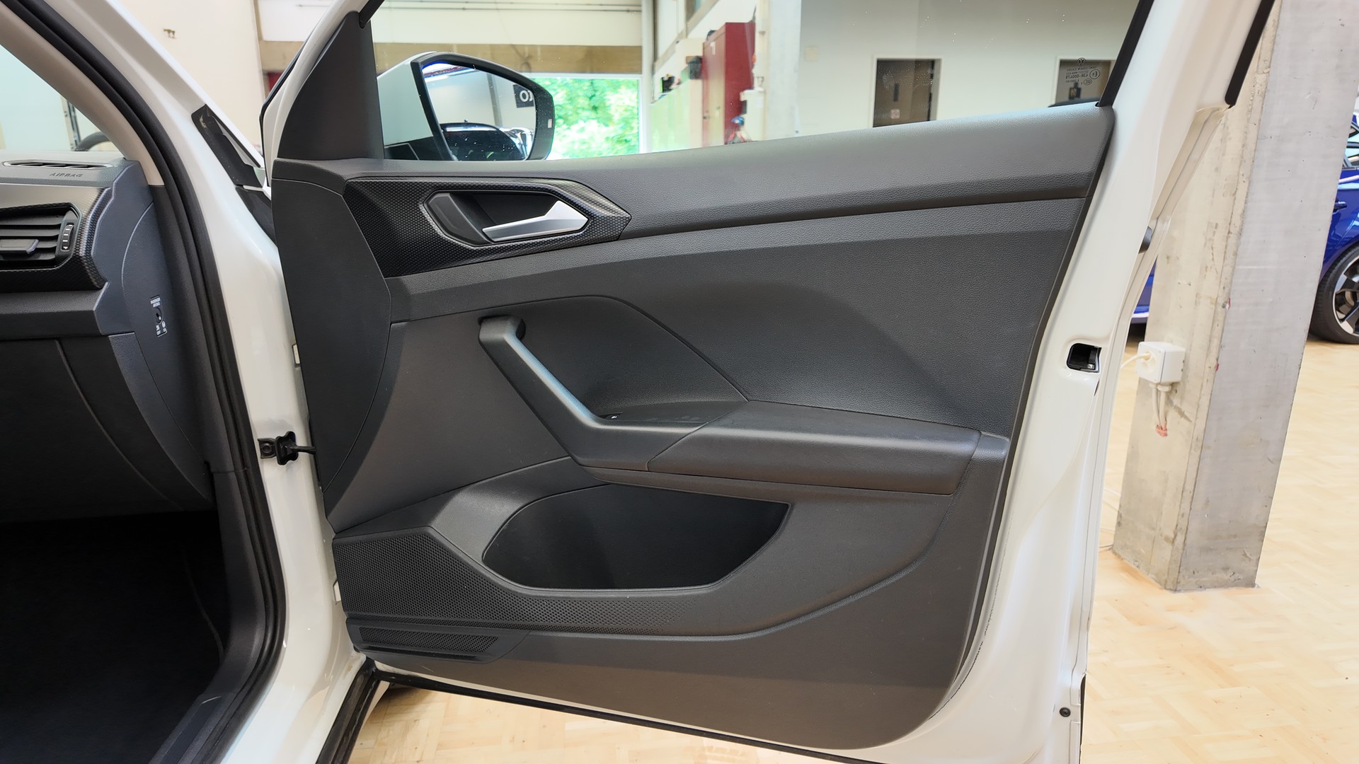 VW T-Cross 1.0 TSI Life-image-14