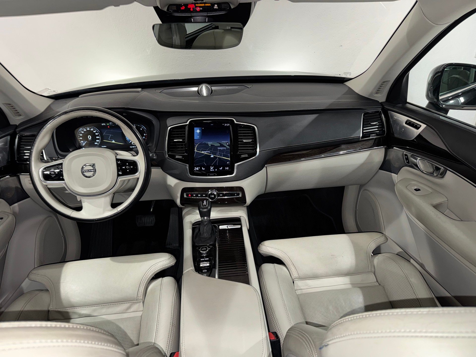 VOLVO XC90 D5 AWD Inscription Geartronic | 7Pl | CH |-image-11