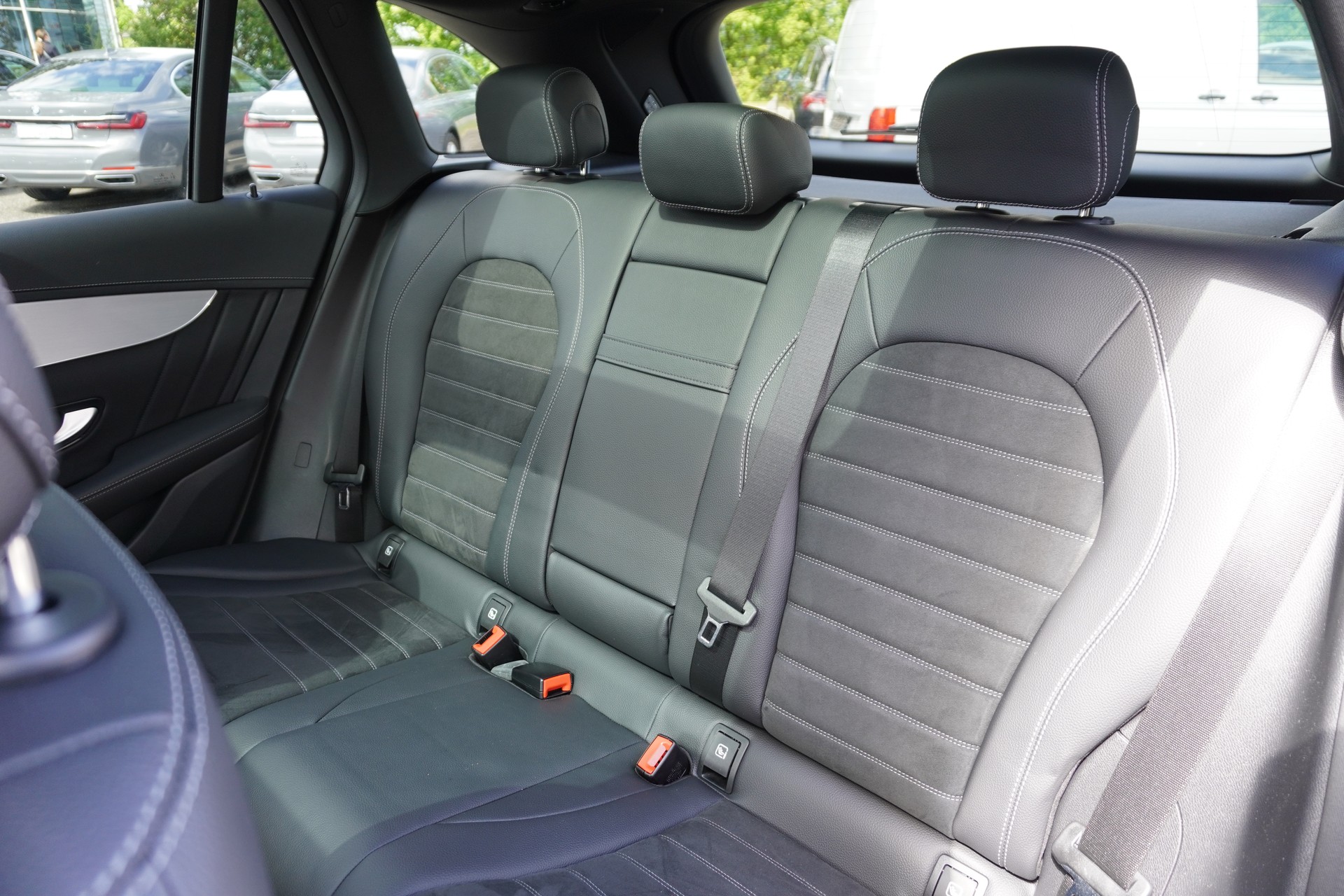 MERCEDES-BENZ GLC 200 d AMG Line 4Matic 9G-Tronic-image-13