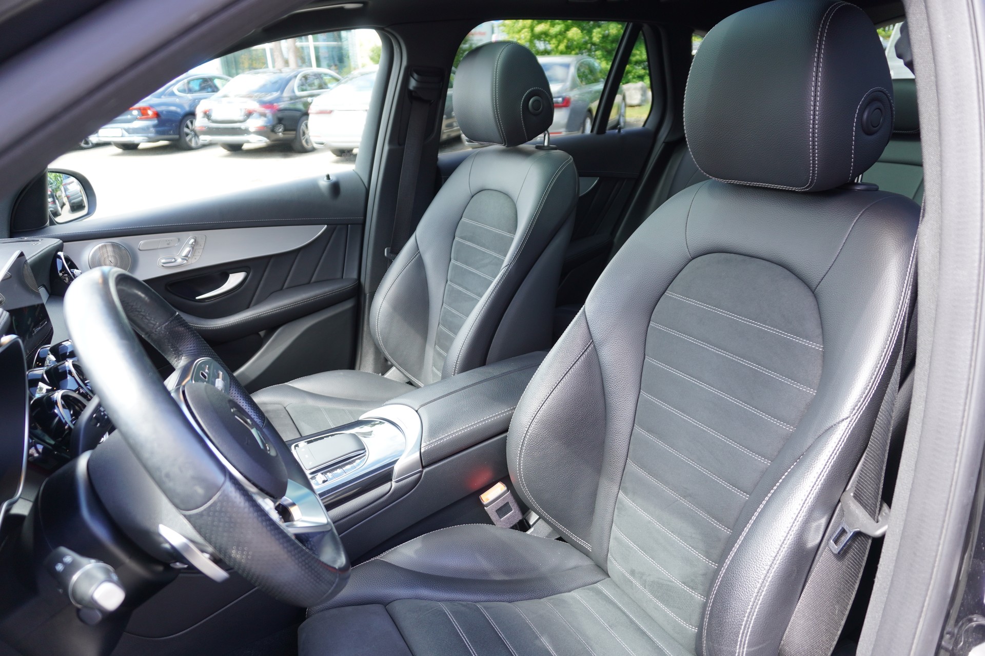 MERCEDES-BENZ GLC 200 d AMG Line 4Matic 9G-Tronic-image-12