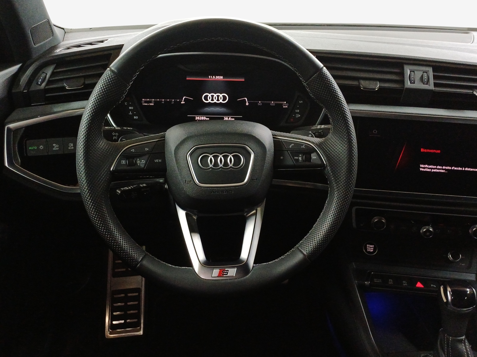 AUDI Q3 40 TFSI S line quattro S-tronic-image-9