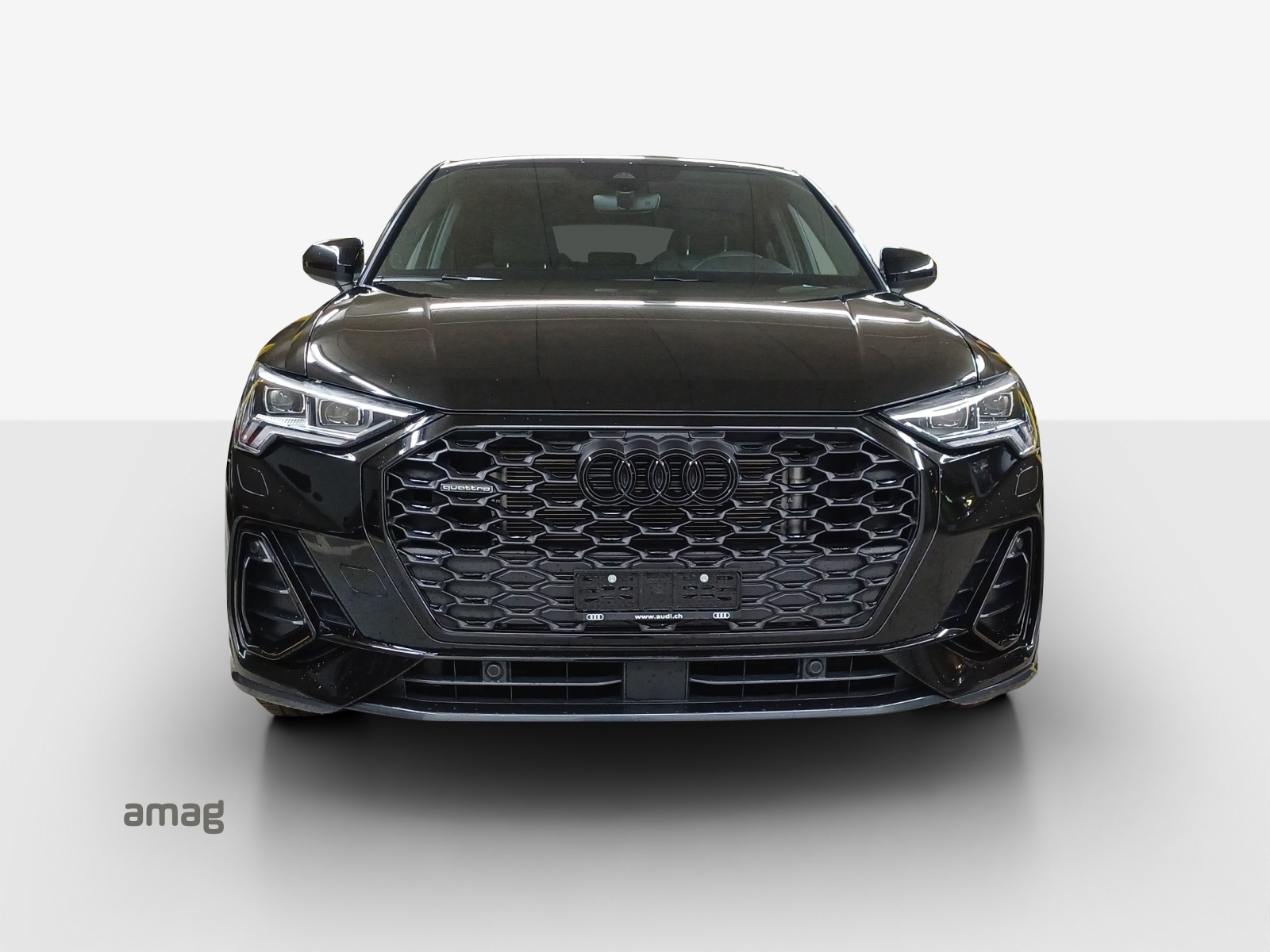 AUDI Q3 40 TFSI S line quattro S-tronic-image-6