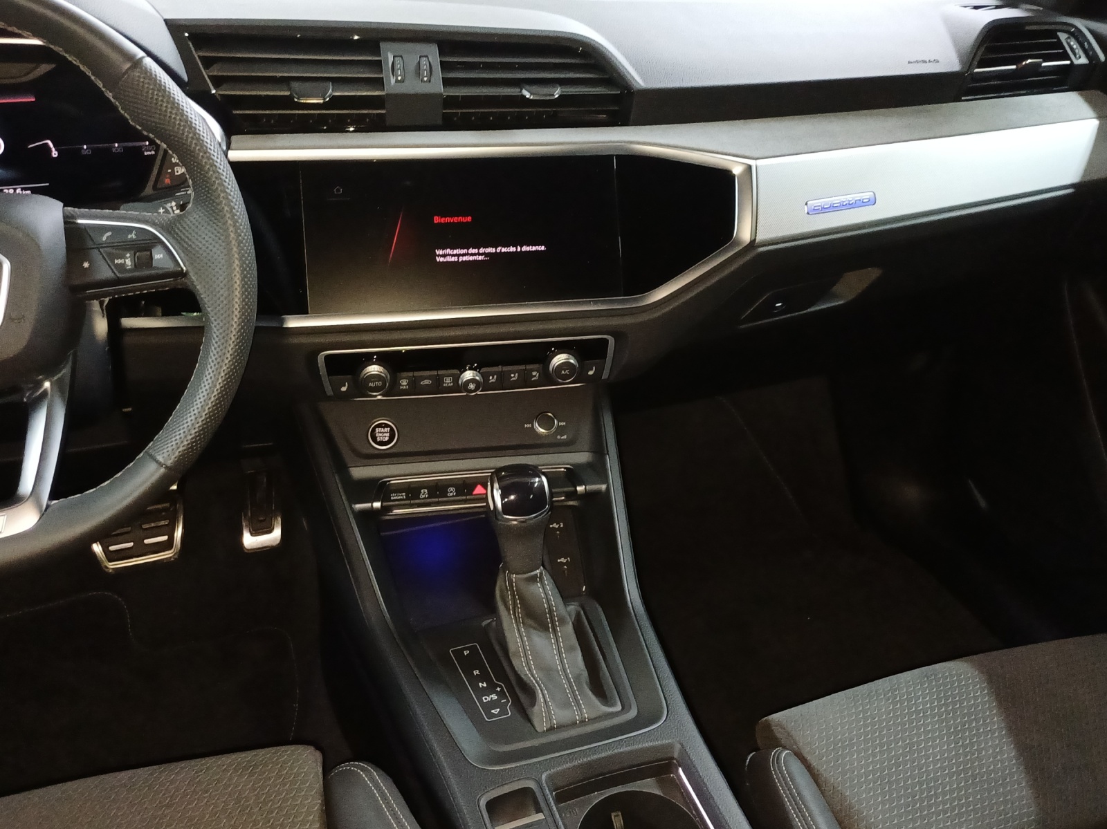 AUDI Q3 40 TFSI S line quattro S-tronic-image-10