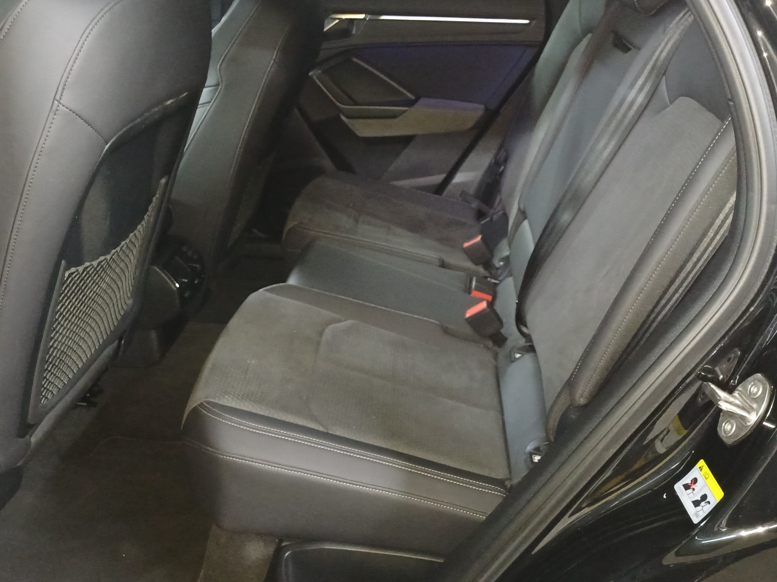AUDI Q3 40 TFSI S line quattro S-tronic-image-11